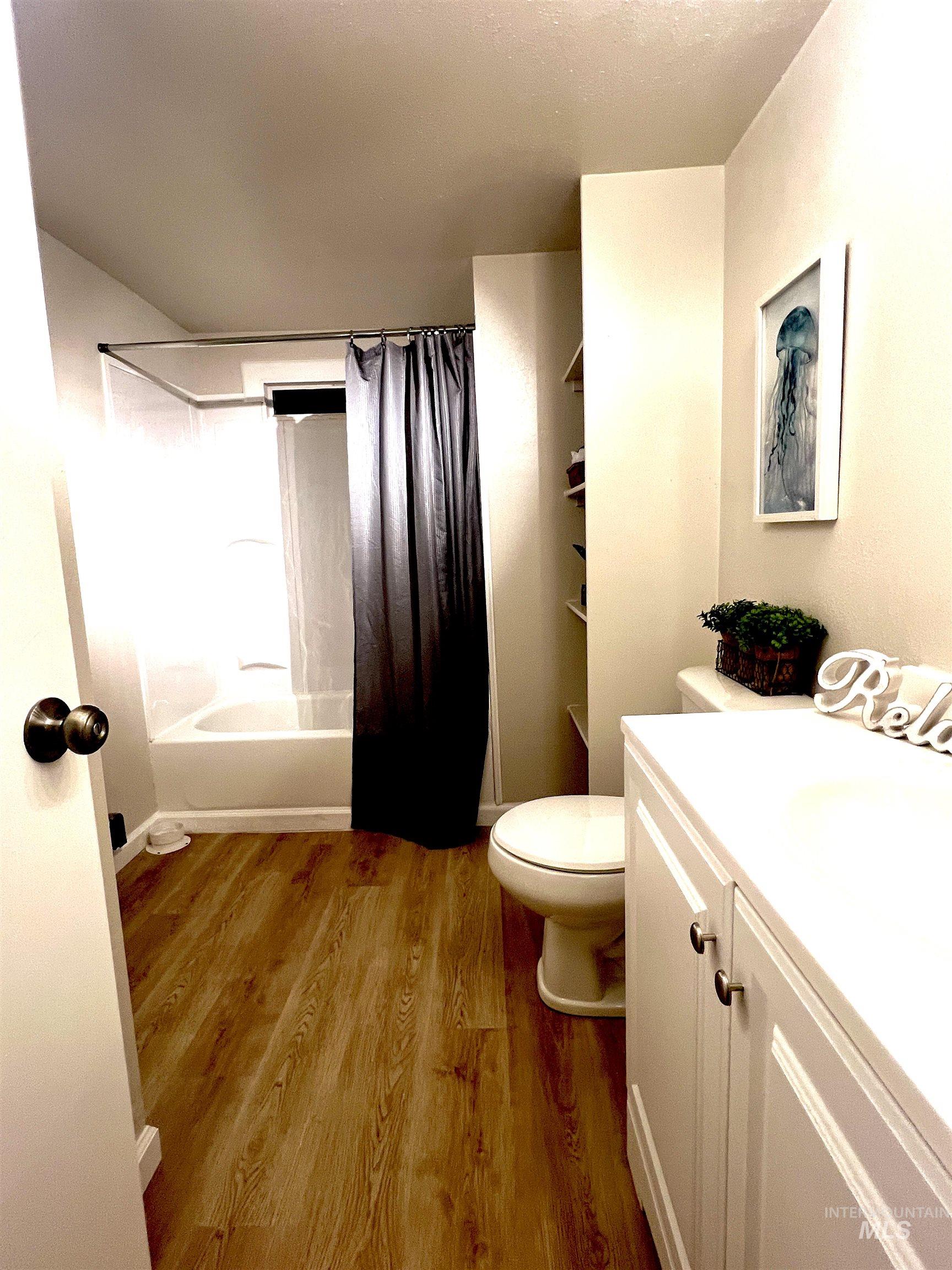 340 E 8th Street, Mountain Home, Idaho 83647-4217, 2 Bedrooms, 1 Bathroom, Residential For Sale, Price $44,500, 98975595