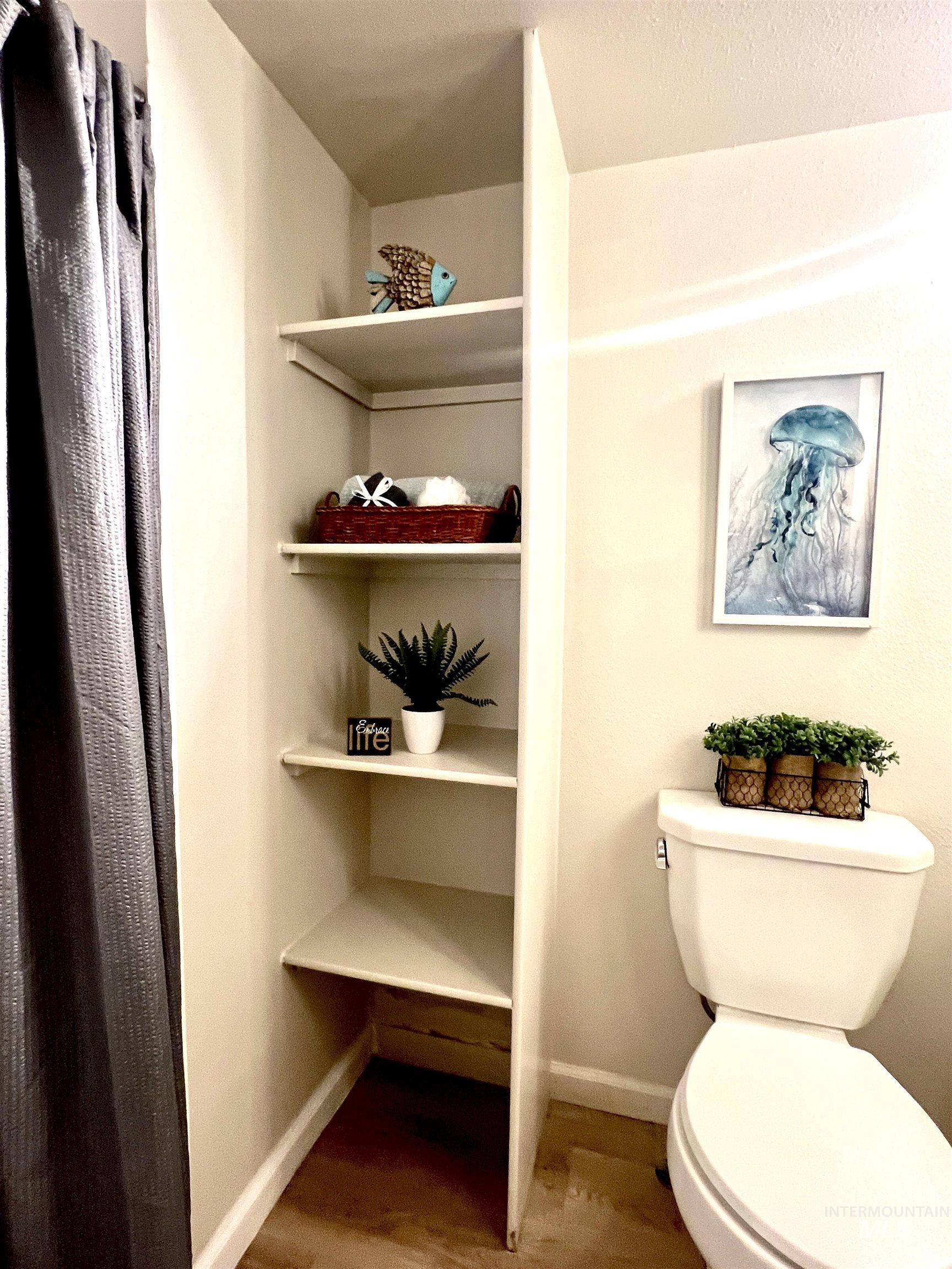 340 E 8th Street, Mountain Home, Idaho 83647-4217, 2 Bedrooms, 1 Bathroom, Residential For Sale, Price $44,500, 98975595