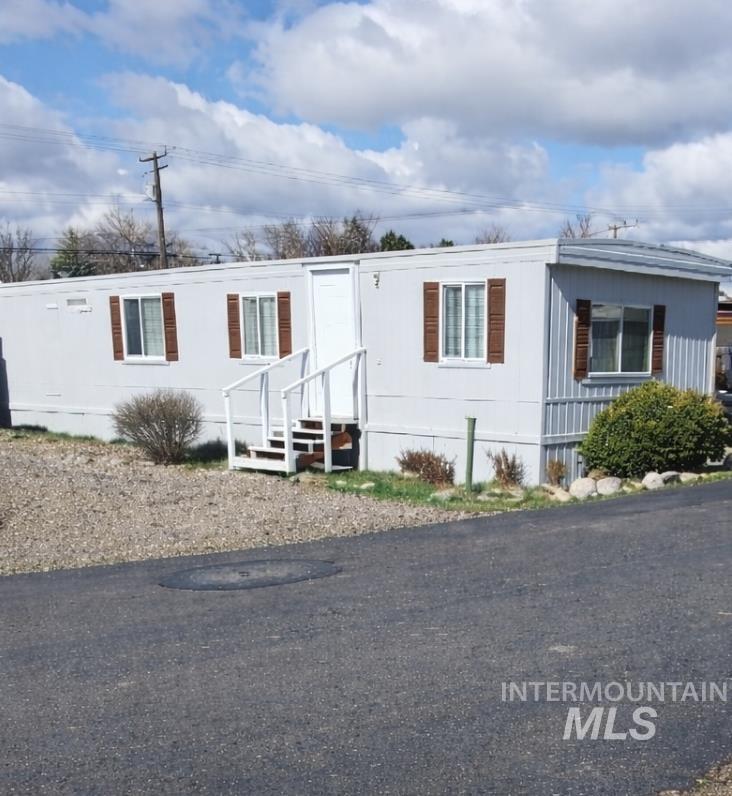 340 E 8th Street, Mountain Home, Idaho 83647-4217, 2 Bedrooms, 1 Bathroom, Residential For Sale, Price $44,500,MLS 98975595