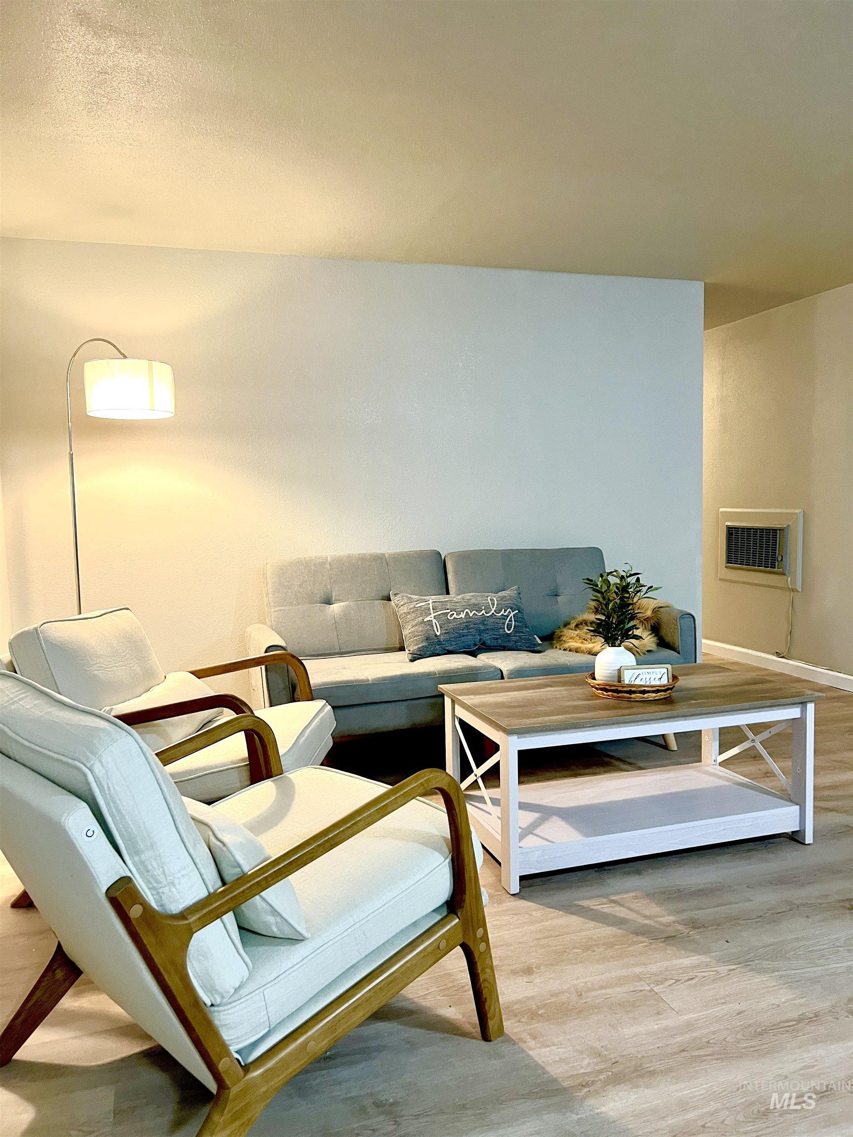 340 E 8th Street, Mountain Home, Idaho 83647-4217, 2 Bedrooms, 1 Bathroom, Residential For Sale, Price $44,500, 98975595