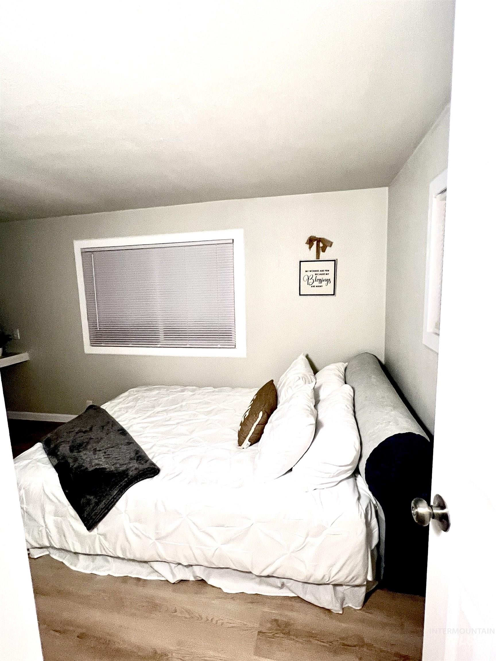 340 E 8th Street, Mountain Home, Idaho 83647-4217, 2 Bedrooms, 1 Bathroom, Residential For Sale, Price $44,500, 98975595