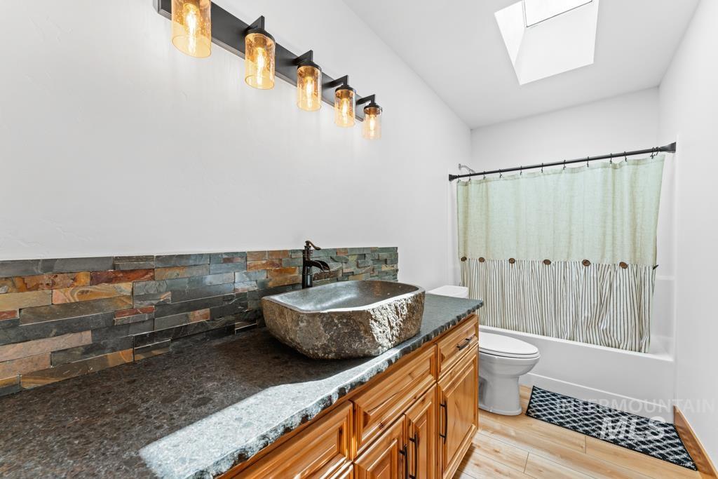 2132 Corral Road, Emmett, Idaho 83617, 3 Bedrooms, 2 Bathrooms, Residential For Sale, Price $835,000, 98975596