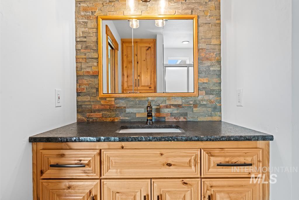 2132 Corral Road, Emmett, Idaho 83617, 3 Bedrooms, 2 Bathrooms, Residential For Sale, Price $835,000,MLS 98975596