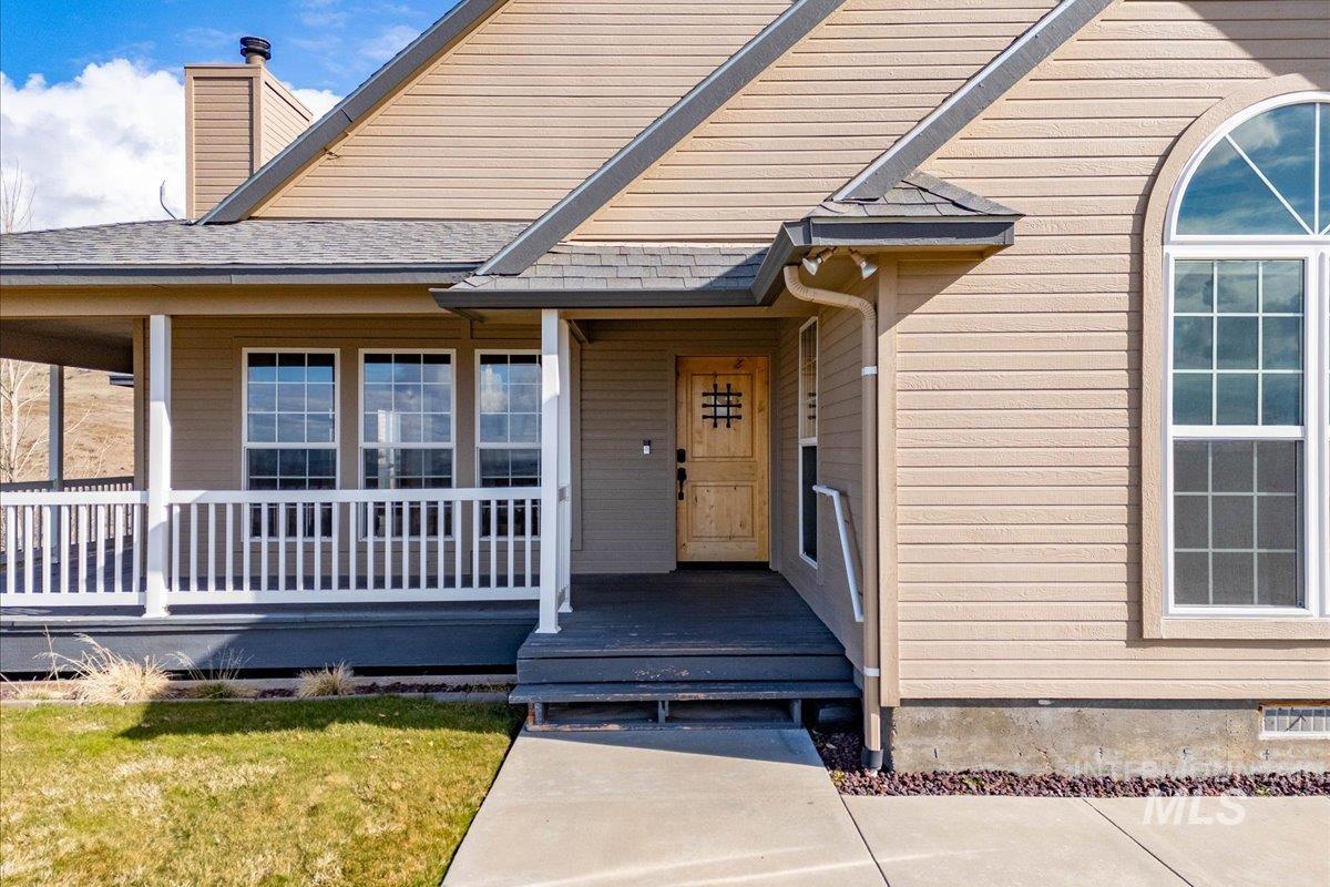 2132 Corral Road, Emmett, Idaho 83617, 3 Bedrooms, 2 Bathrooms, Residential For Sale, Price $835,000,MLS 98975596