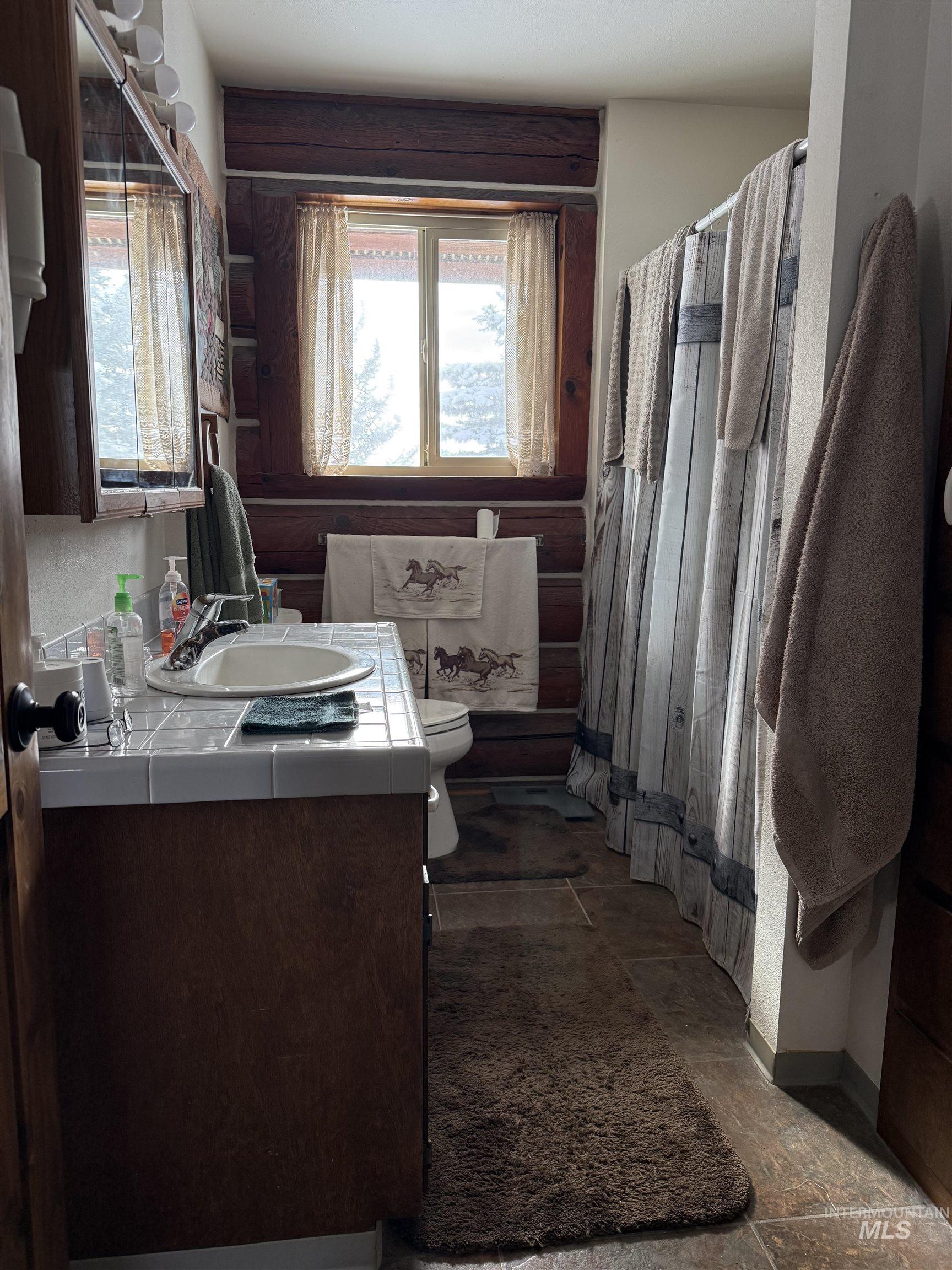 4370 Hwy 8, Troy, Idaho 83871, 3 Bedrooms, 2 Bathrooms, Residential For Sale, Price $769,000,MLS 98975598