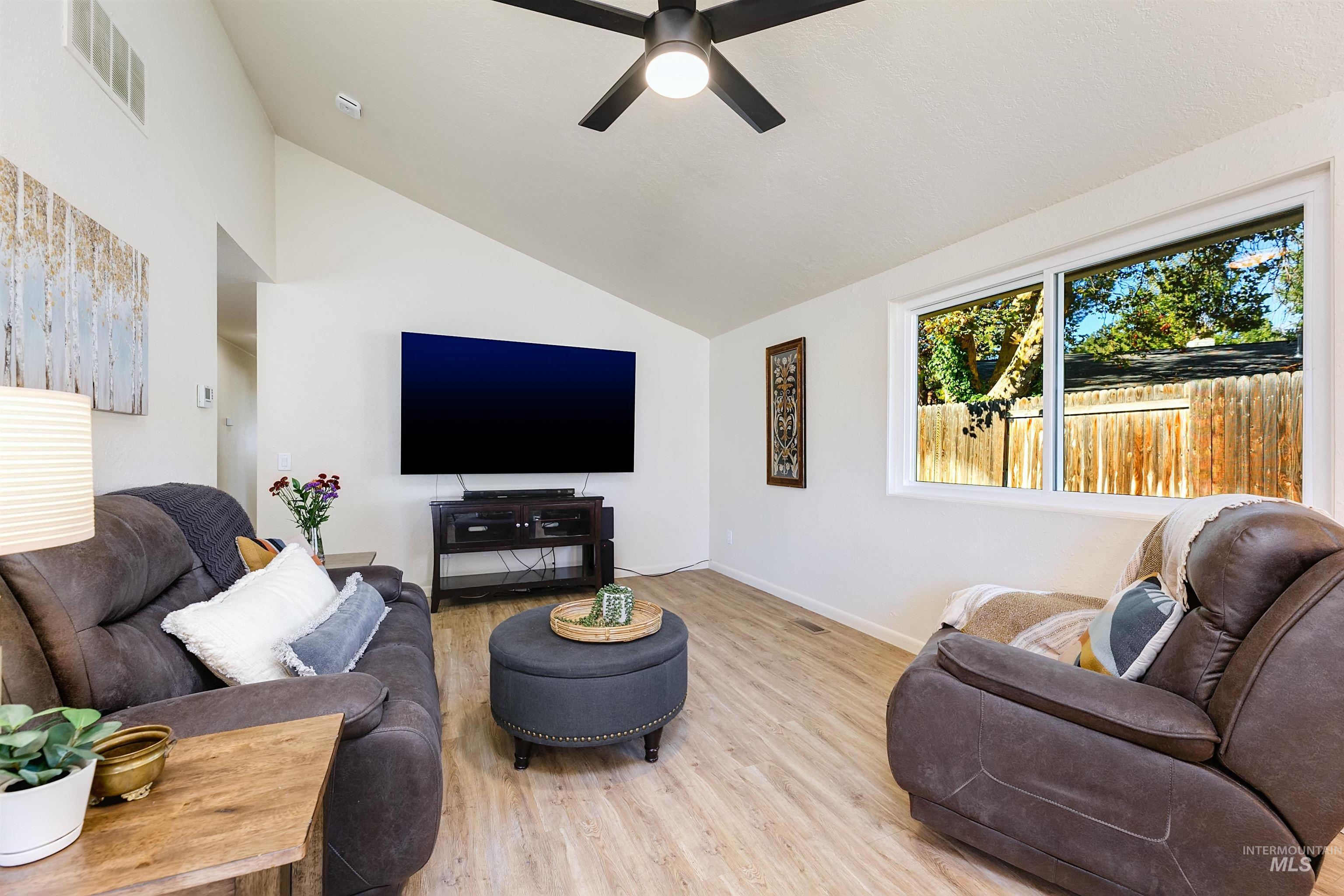 2248 E Sadie Dr, Eagle, Idaho 83616, 3 Bedrooms, 2 Bathrooms, Residential For Sale, Price $515,000,MLS 98975602