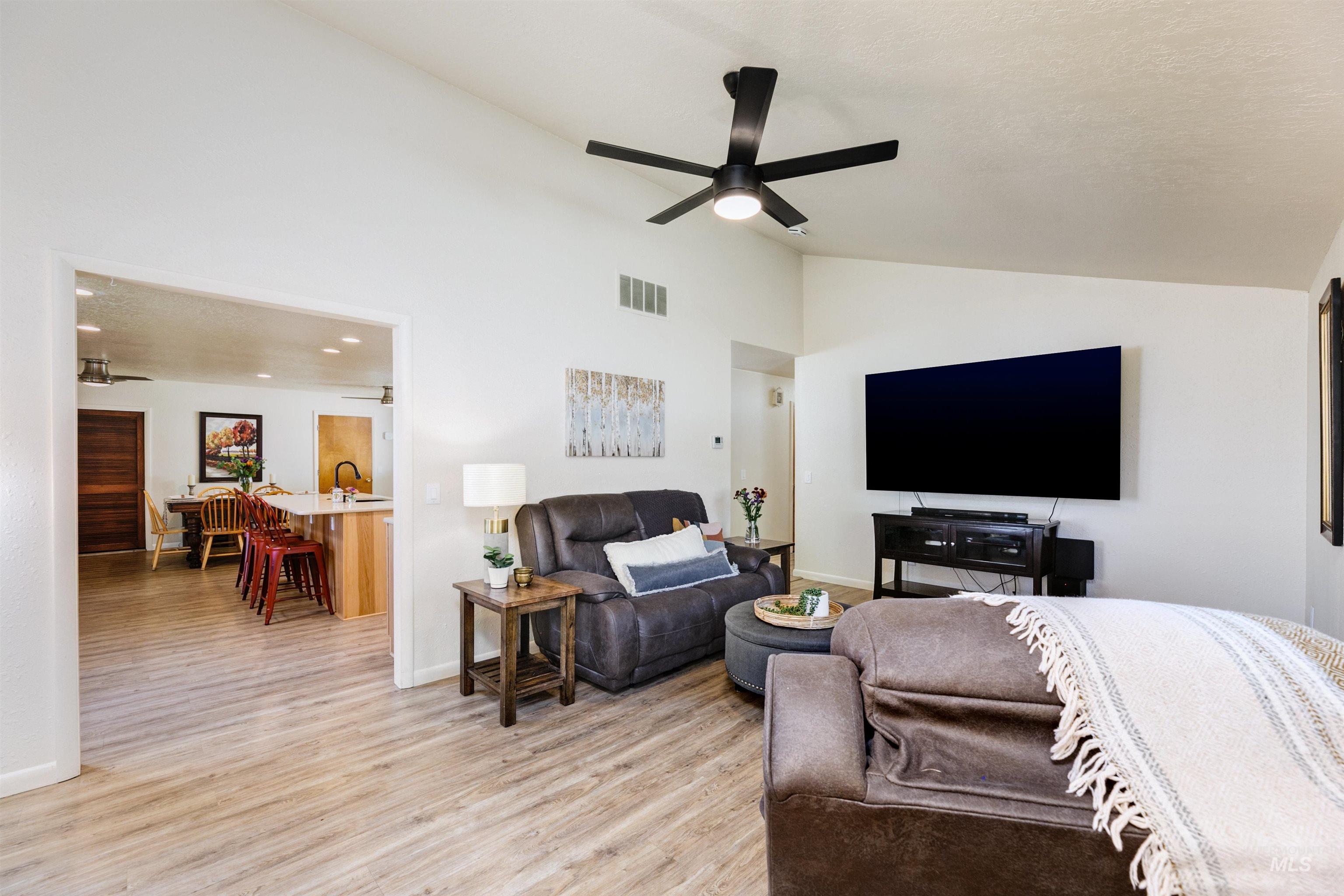 2248 E Sadie Dr, Eagle, Idaho 83616, 3 Bedrooms, 2 Bathrooms, Residential For Sale, Price $515,000,MLS 98975602