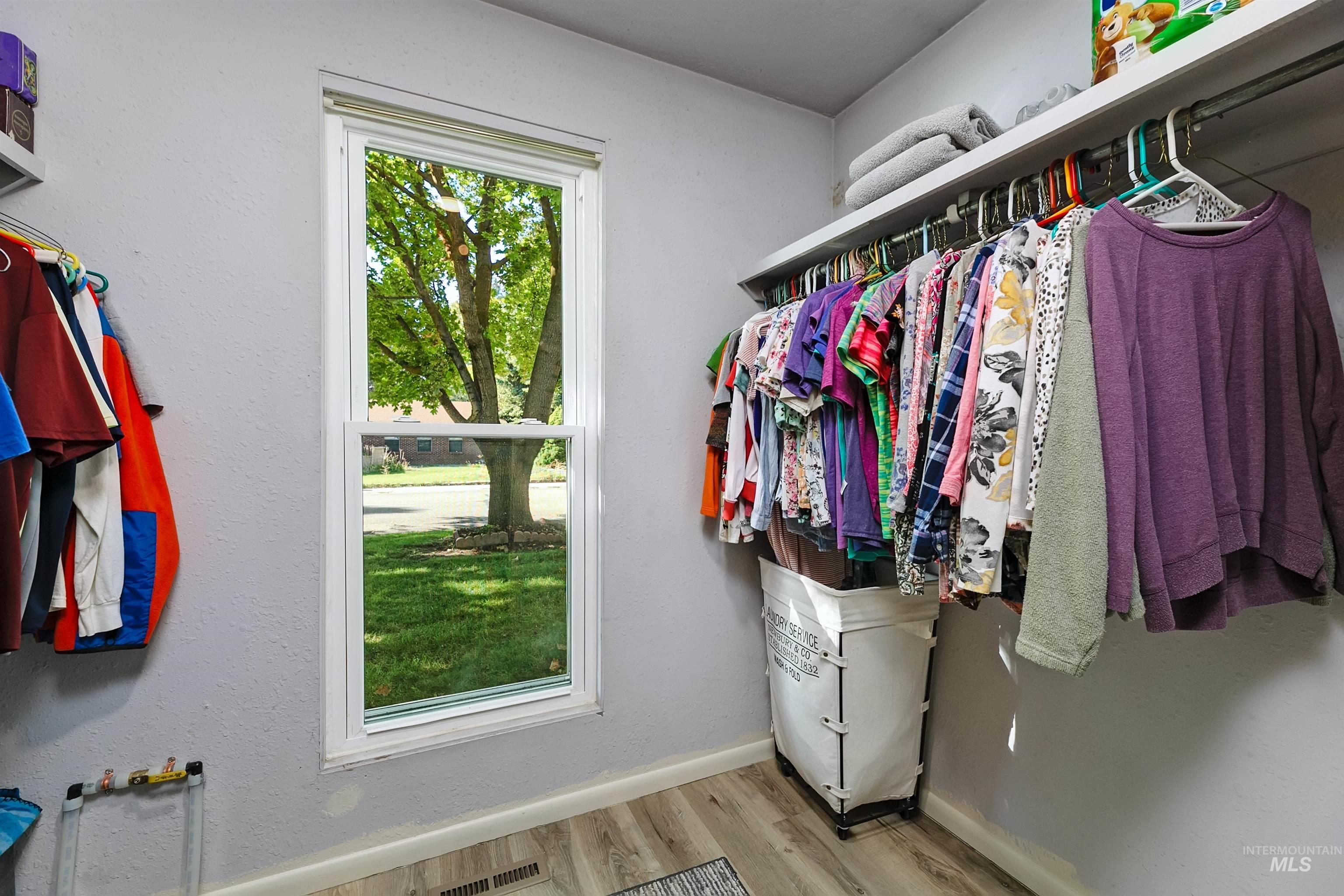 2248 E Sadie Dr, Eagle, Idaho 83616, 3 Bedrooms, 2 Bathrooms, Residential For Sale, Price $515,000,MLS 98975602