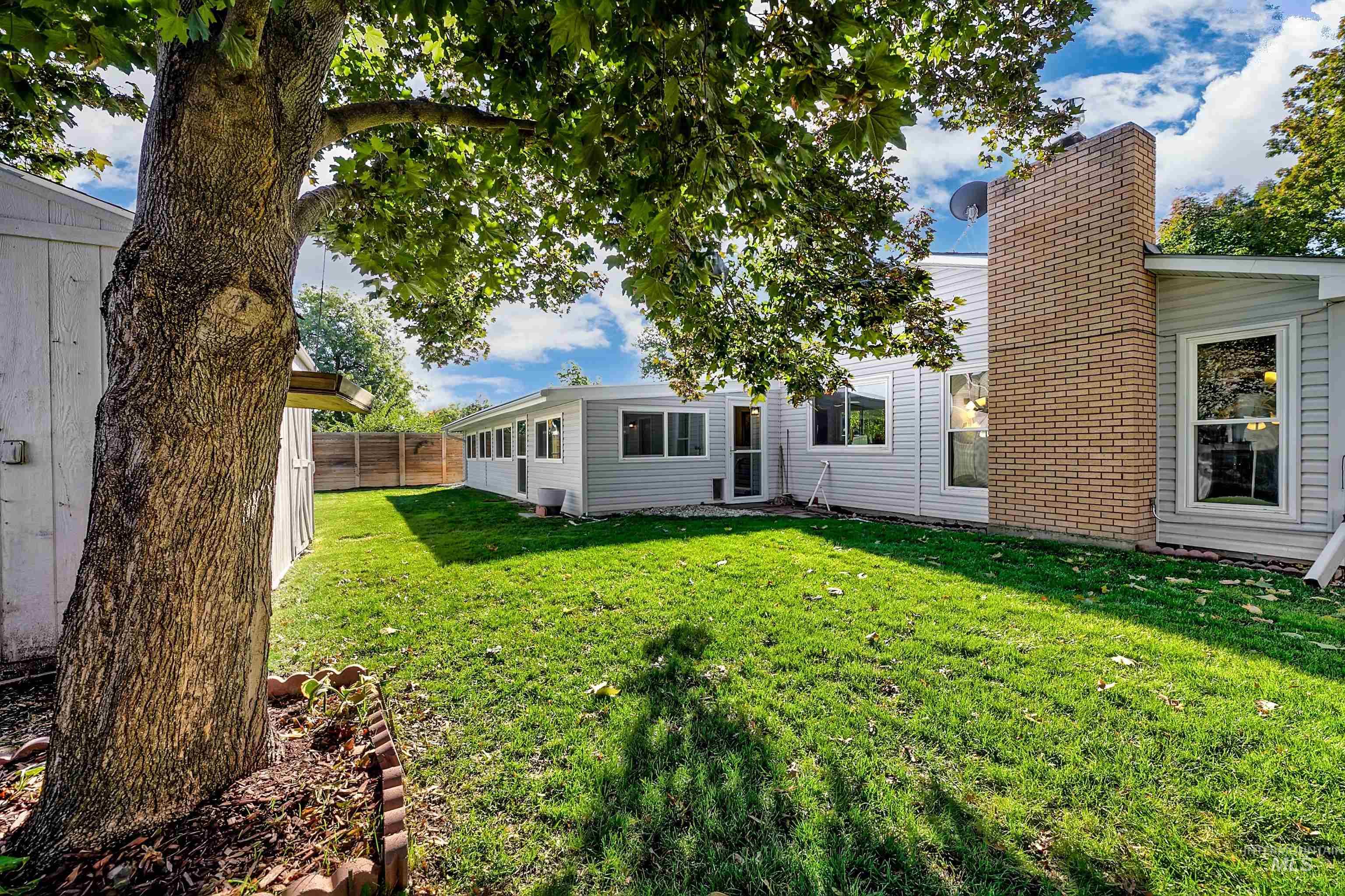 2248 E Sadie Dr, Eagle, Idaho 83616, 3 Bedrooms, 2 Bathrooms, Residential For Sale, Price $515,000,MLS 98975602