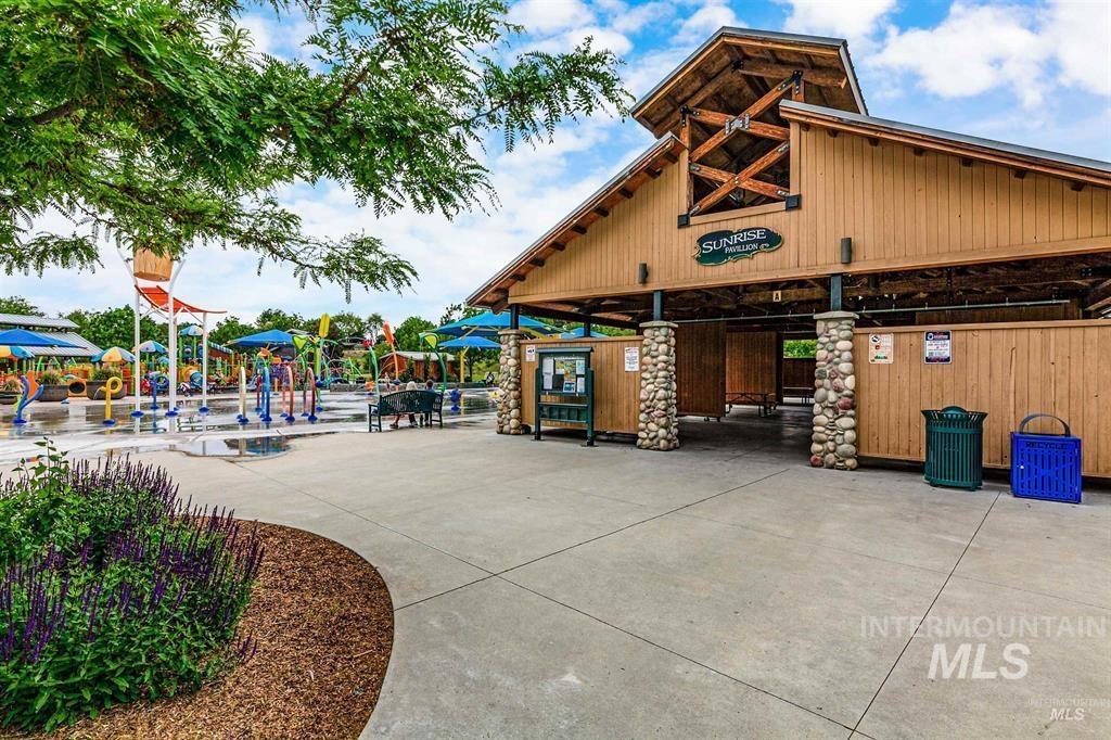 2248 E Sadie Dr, Eagle, Idaho 83616, 3 Bedrooms, 2 Bathrooms, Residential For Sale, Price $515,000,MLS 98975602