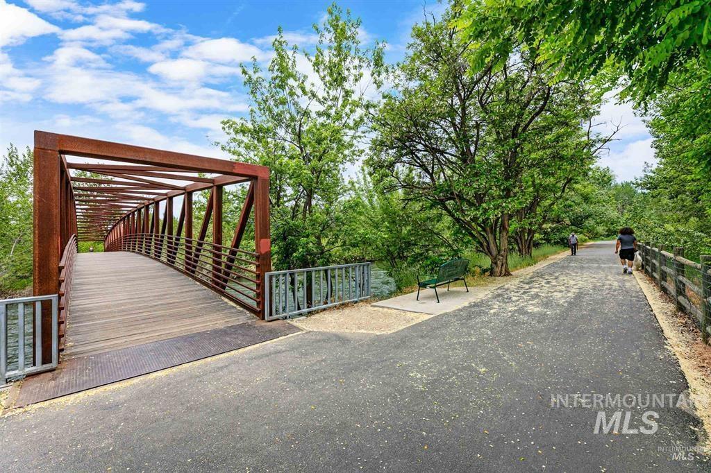 2248 E Sadie Dr, Eagle, Idaho 83616, 3 Bedrooms, 2 Bathrooms, Residential For Sale, Price $515,000,MLS 98975602