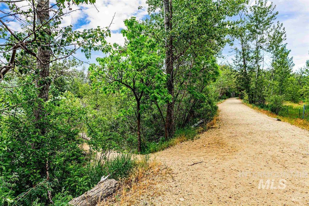 2248 E Sadie Dr, Eagle, Idaho 83616, 3 Bedrooms, 2 Bathrooms, Residential For Sale, Price $515,000,MLS 98975602