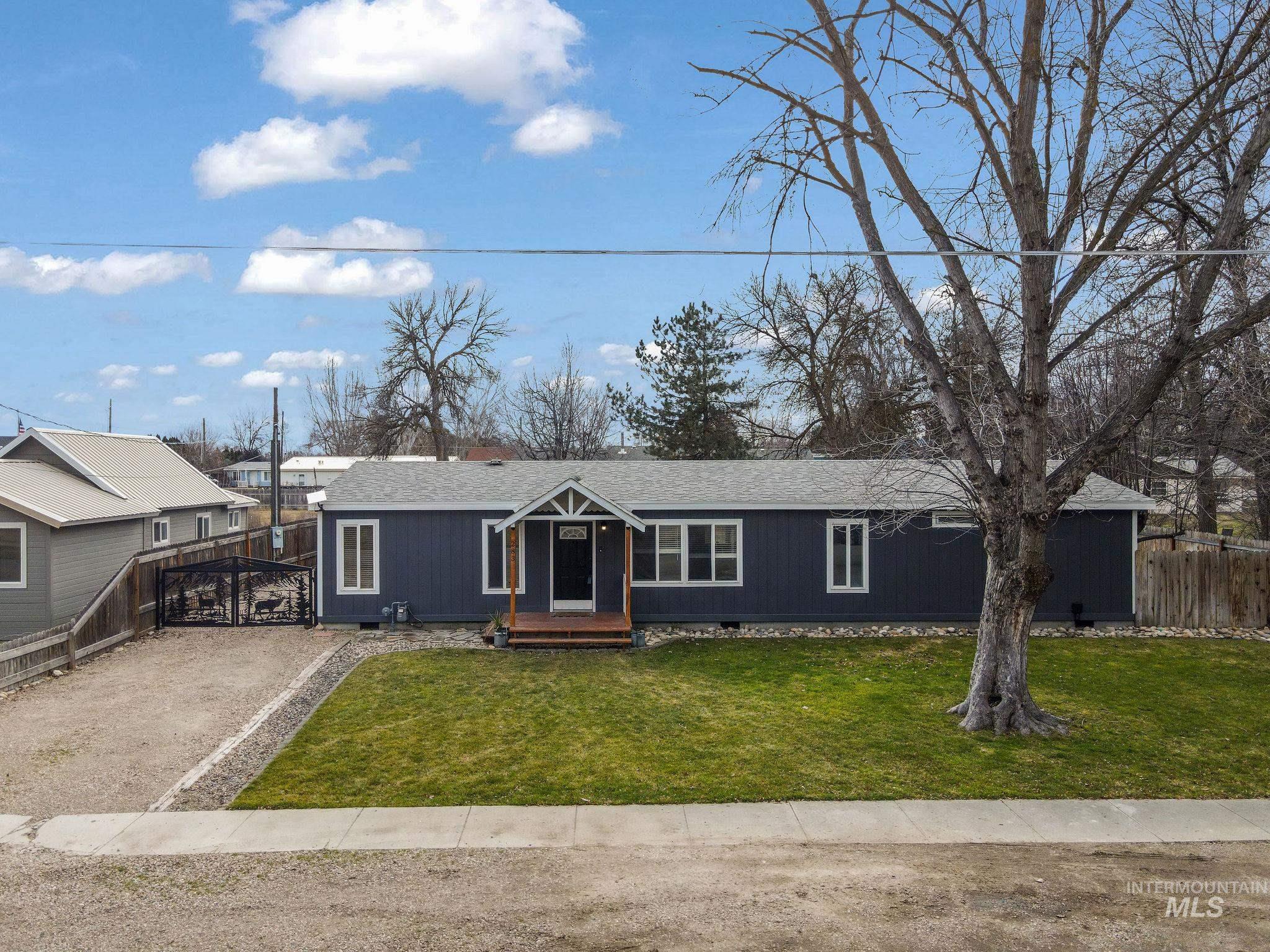 283 SE Blvd, New Plymouth, Idaho 83655, 3 Bedrooms, 2 Bathrooms, Residential For Sale, Price $340,000,MLS 98975606