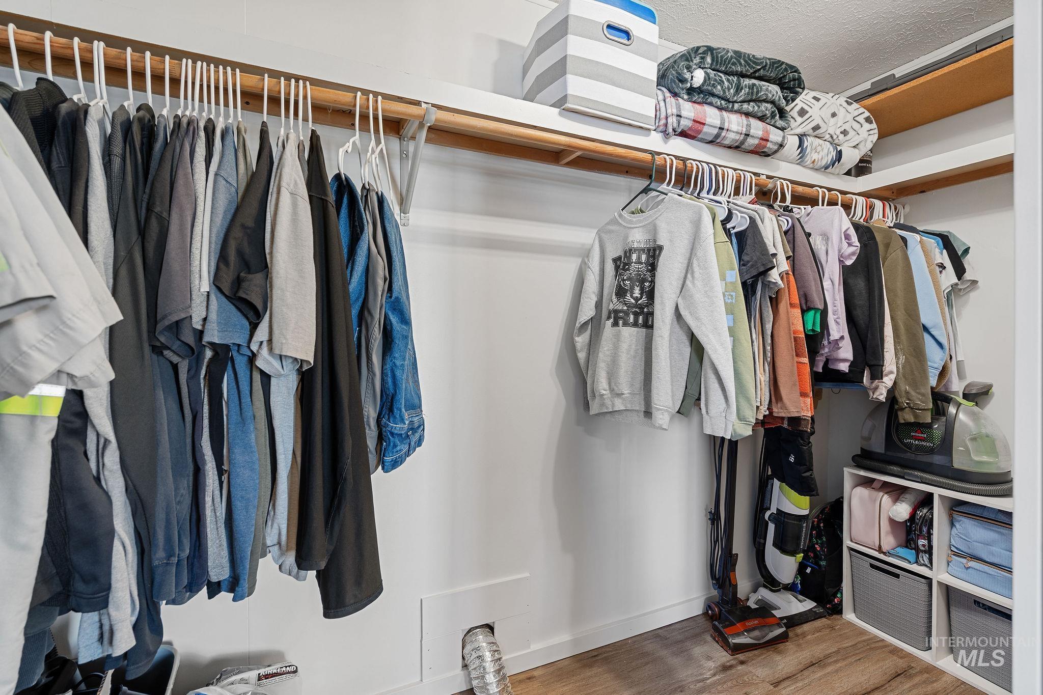 283 SE Blvd, New Plymouth, Idaho 83655, 3 Bedrooms, 2 Bathrooms, Residential For Sale, Price $340,000,MLS 98975606