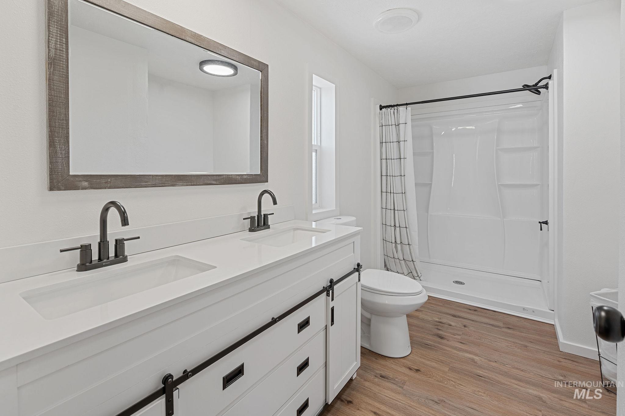 283 SE Blvd, New Plymouth, Idaho 83655, 3 Bedrooms, 2 Bathrooms, Residential For Sale, Price $340,000,MLS 98975606