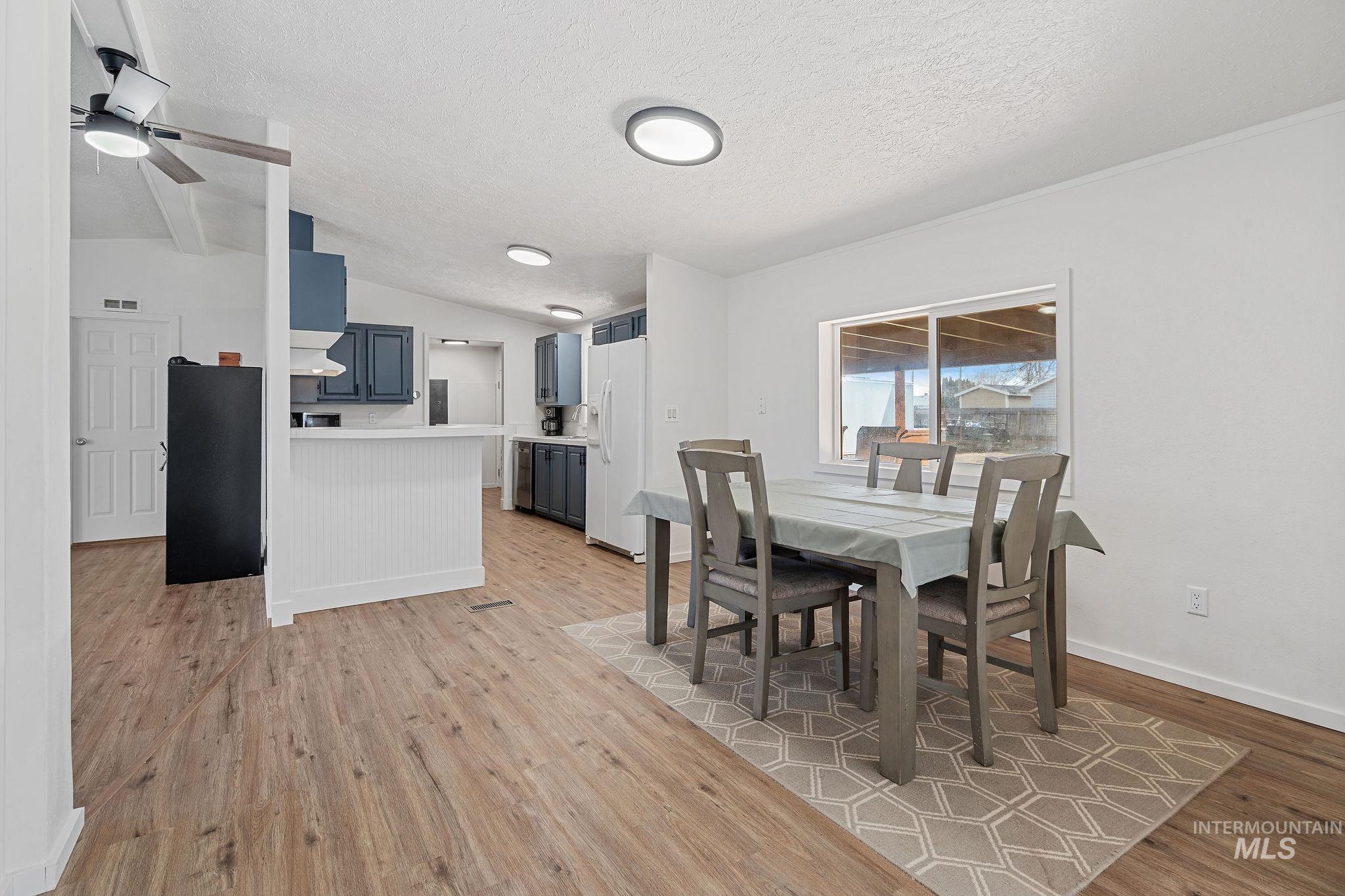 283 SE Blvd, New Plymouth, Idaho 83655, 3 Bedrooms, 2 Bathrooms, Residential For Sale, Price $340,000,MLS 98975606