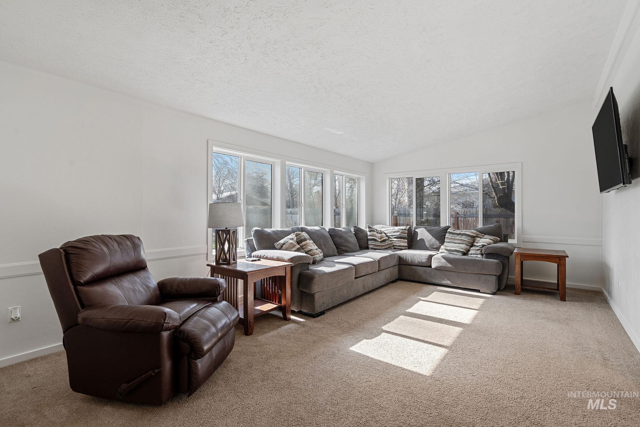 283 SE Blvd, New Plymouth, Idaho 83655, 3 Bedrooms, 2 Bathrooms, Residential For Sale, Price $340,000,MLS 98975606