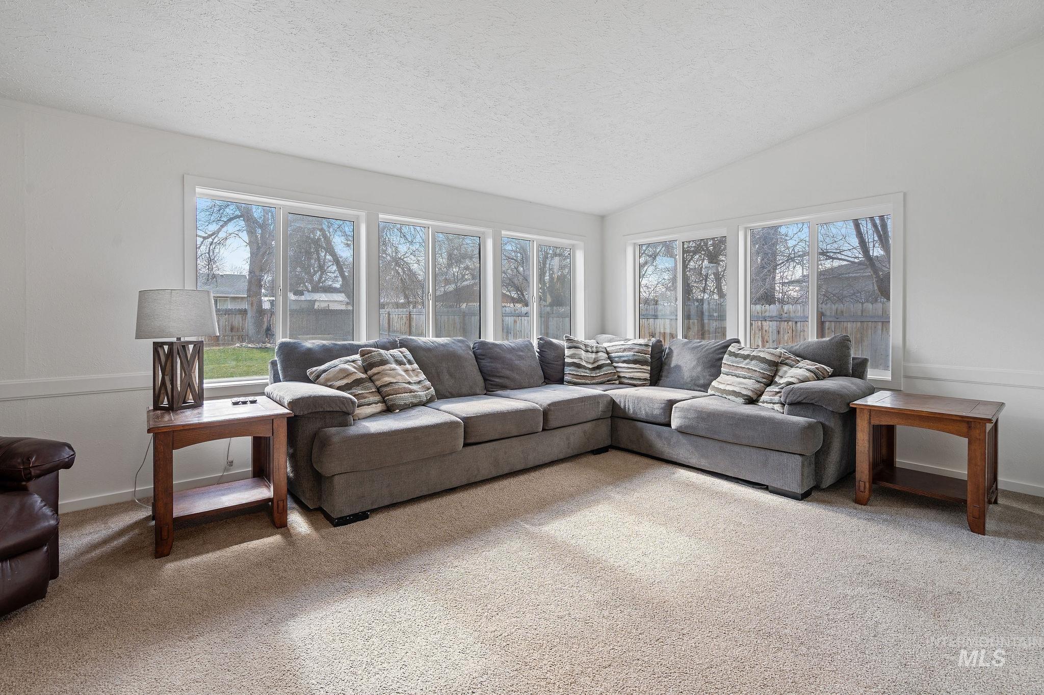 283 SE Blvd, New Plymouth, Idaho 83655, 3 Bedrooms, 2 Bathrooms, Residential For Sale, Price $340,000,MLS 98975606