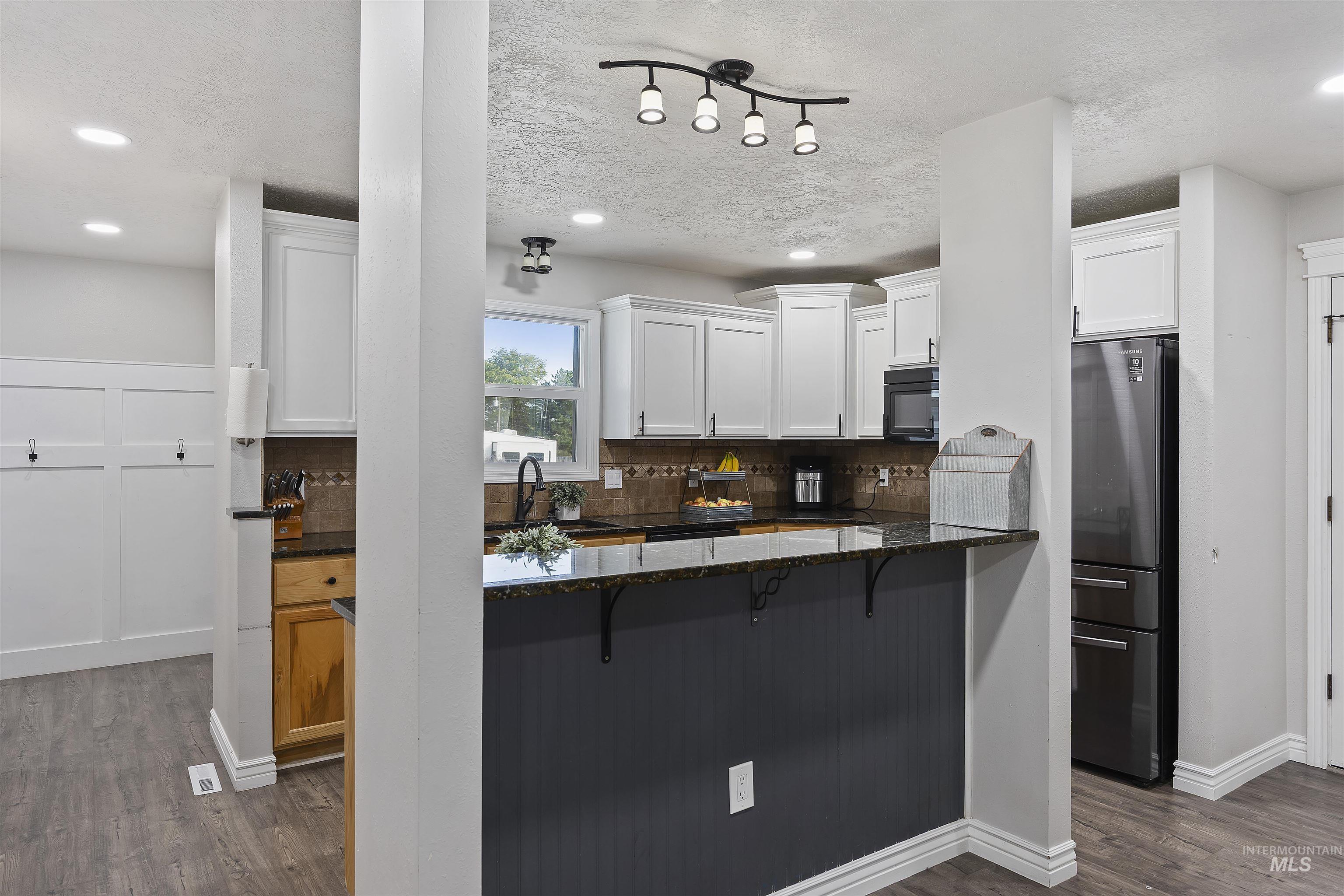 2522 Elizabeth, Twin Falls, Idaho 83301, 5 Bedrooms, 3 Bathrooms, Residential For Sale, Price $409,900,MLS 98975609