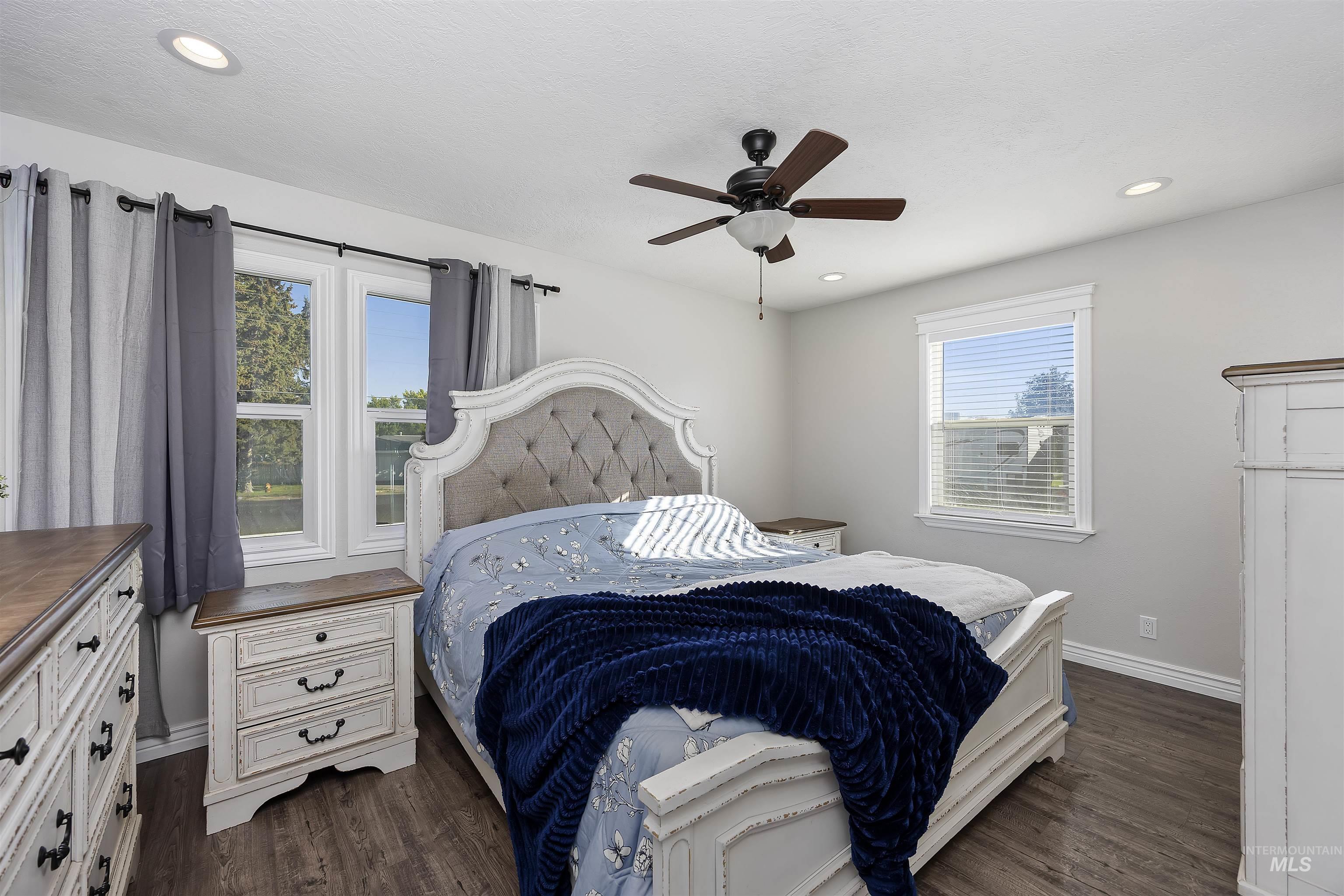 2522 Elizabeth, Twin Falls, Idaho 83301, 5 Bedrooms, 3 Bathrooms, Residential For Sale, Price $409,900,MLS 98975609