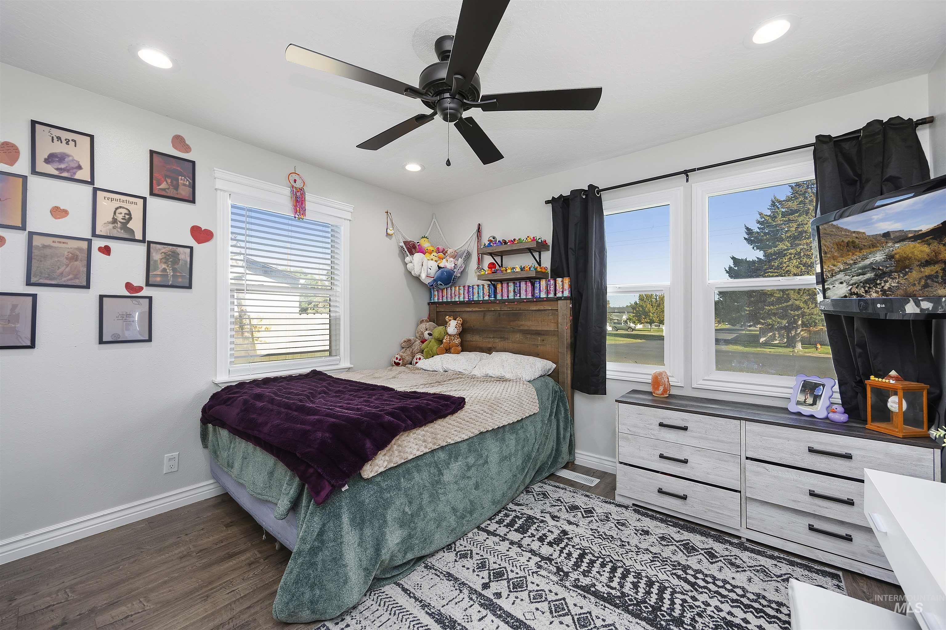 2522 Elizabeth, Twin Falls, Idaho 83301, 5 Bedrooms, 3 Bathrooms, Residential For Sale, Price $409,900,MLS 98975609