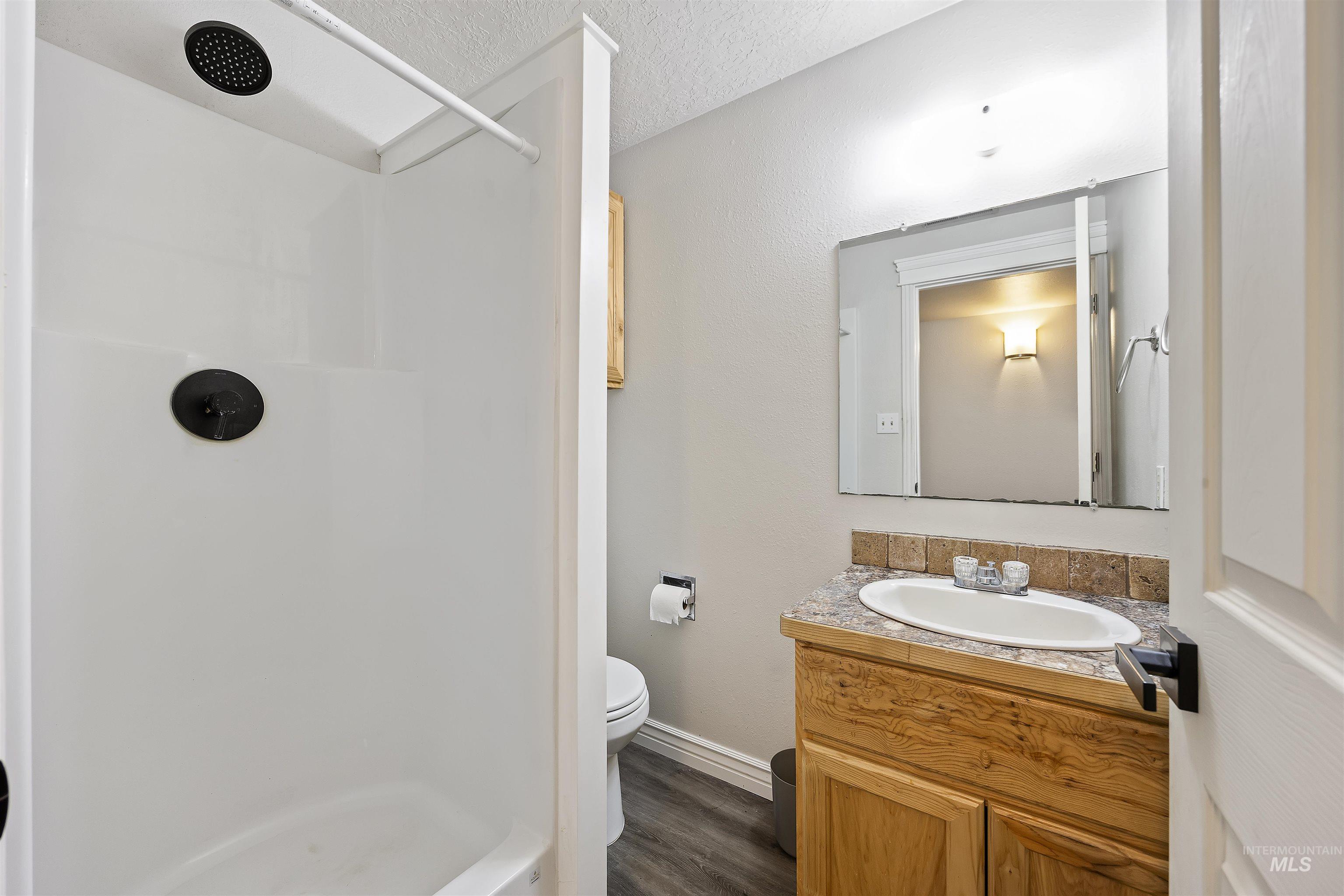 2522 Elizabeth, Twin Falls, Idaho 83301, 5 Bedrooms, 3 Bathrooms, Residential For Sale, Price $409,900,MLS 98975609