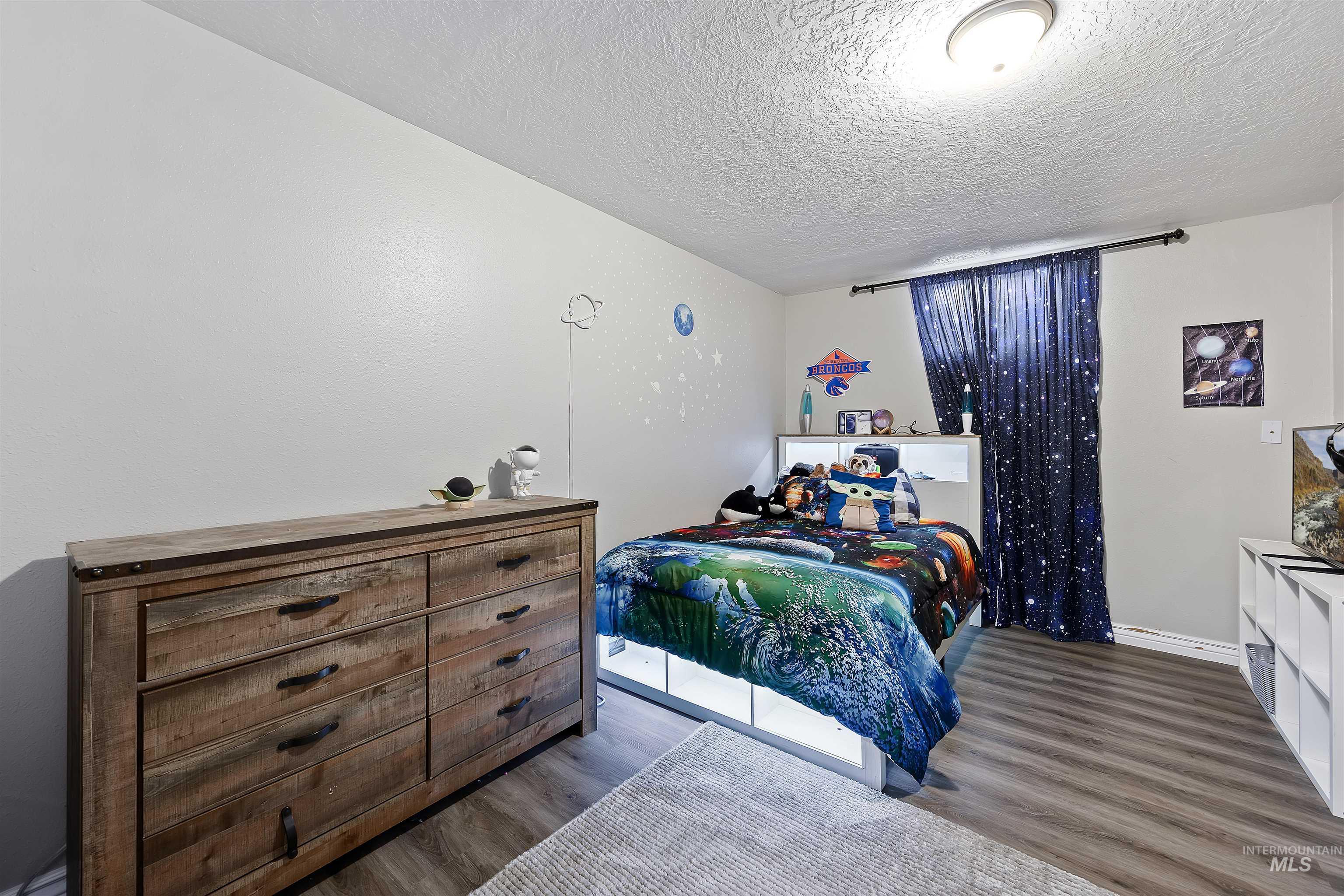 2522 Elizabeth, Twin Falls, Idaho 83301, 5 Bedrooms, 3 Bathrooms, Residential For Sale, Price $409,900,MLS 98975609