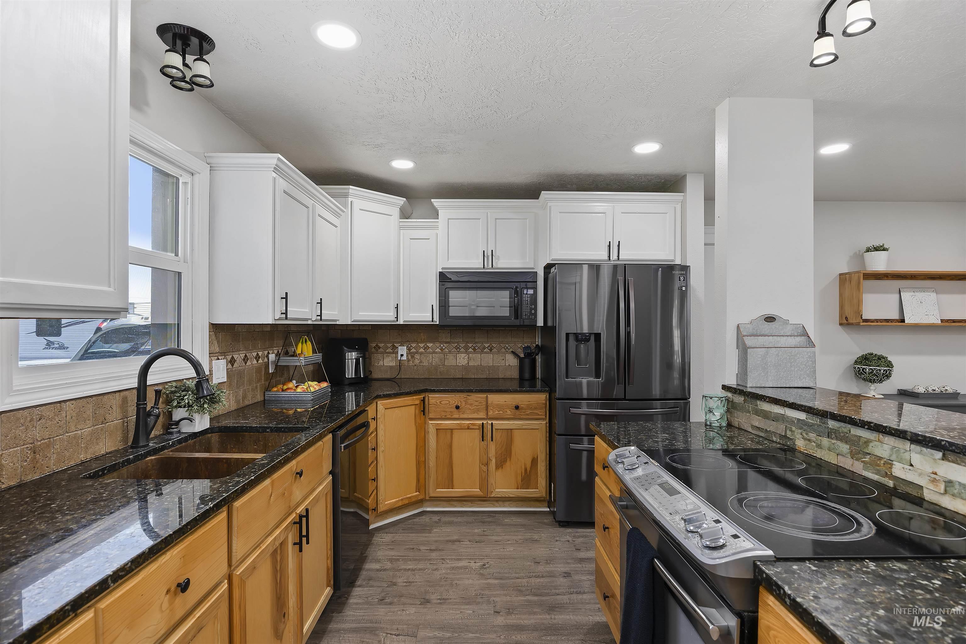 2522 Elizabeth, Twin Falls, Idaho 83301, 5 Bedrooms, 3 Bathrooms, Residential For Sale, Price $409,900,MLS 98975609