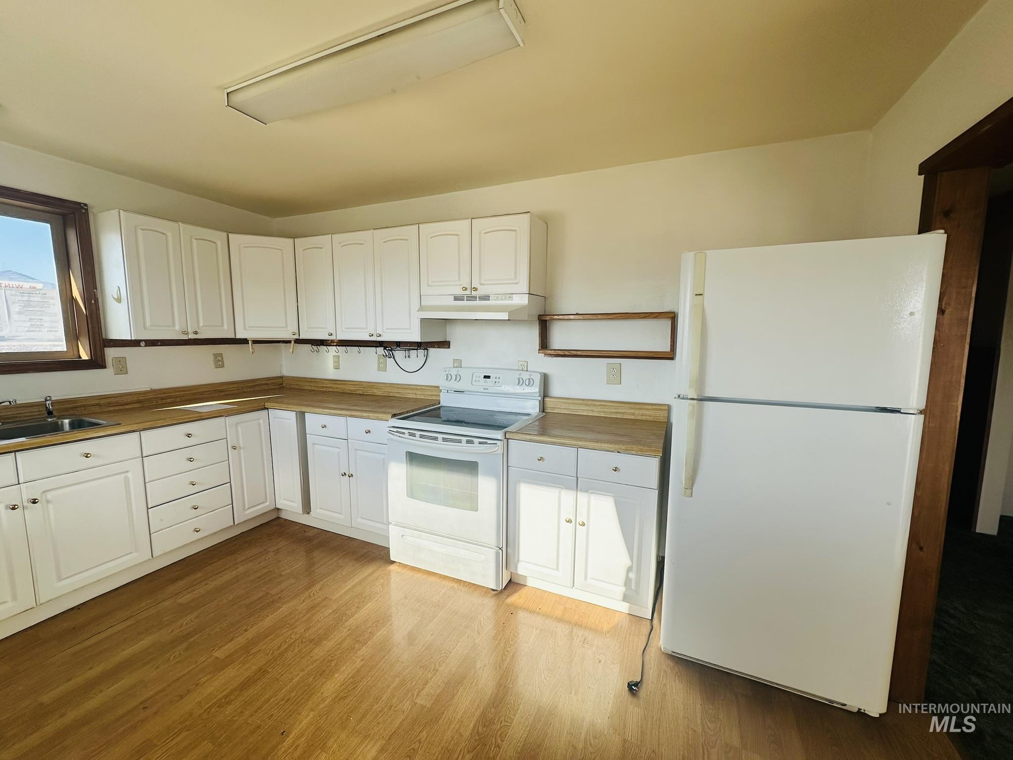 35202 Manning Creek Rd, Durkee, Oregon 97905, 3 Bedrooms, 2 Bathrooms, Residential For Sale, Price $247,000,MLS 98975613