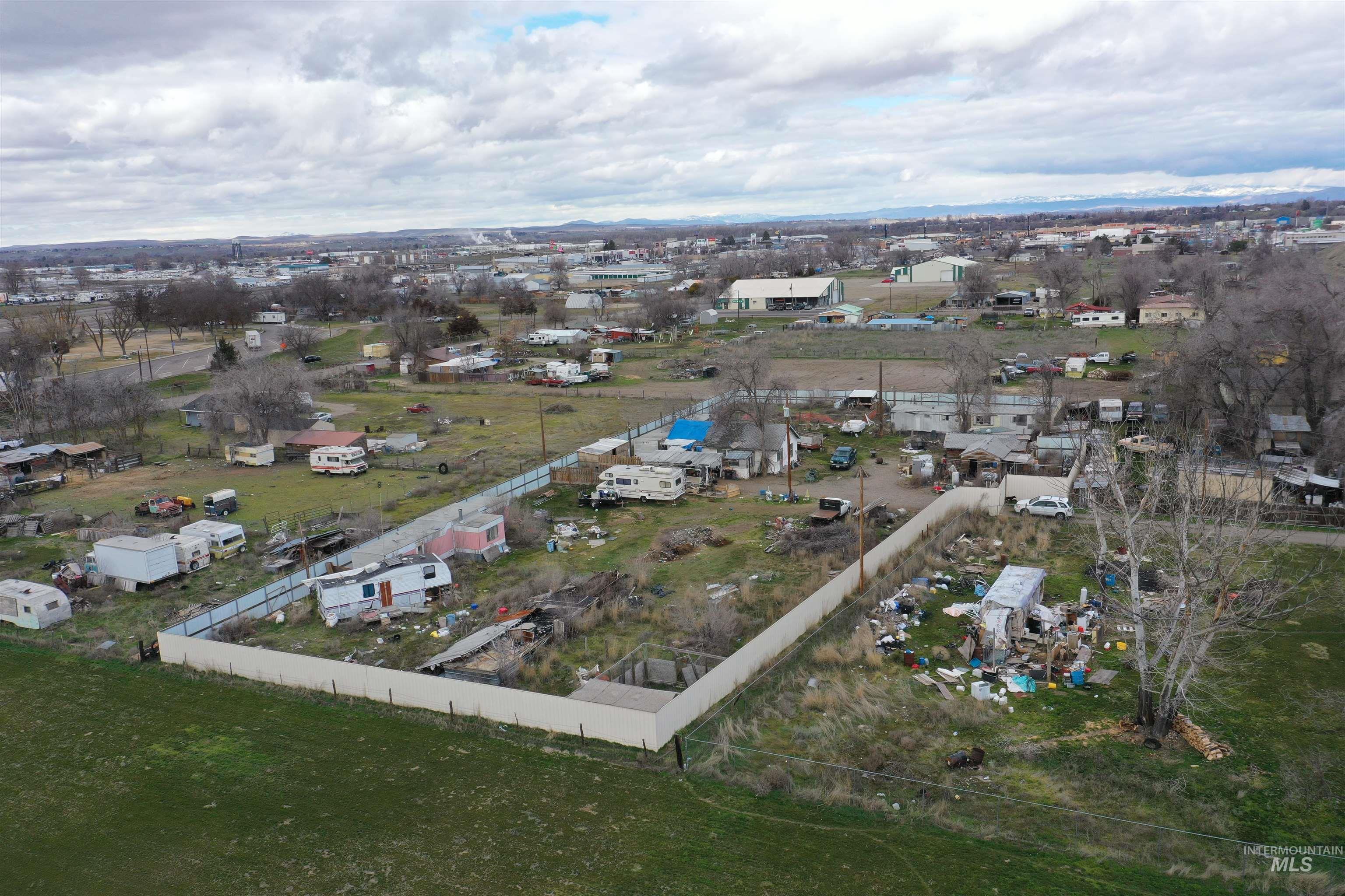 1555 Rich Ln, Ontario, Oregon 97914, 2 Bedrooms, 1 Bathroom, Residential For Sale, Price $199,999,MLS 98975614