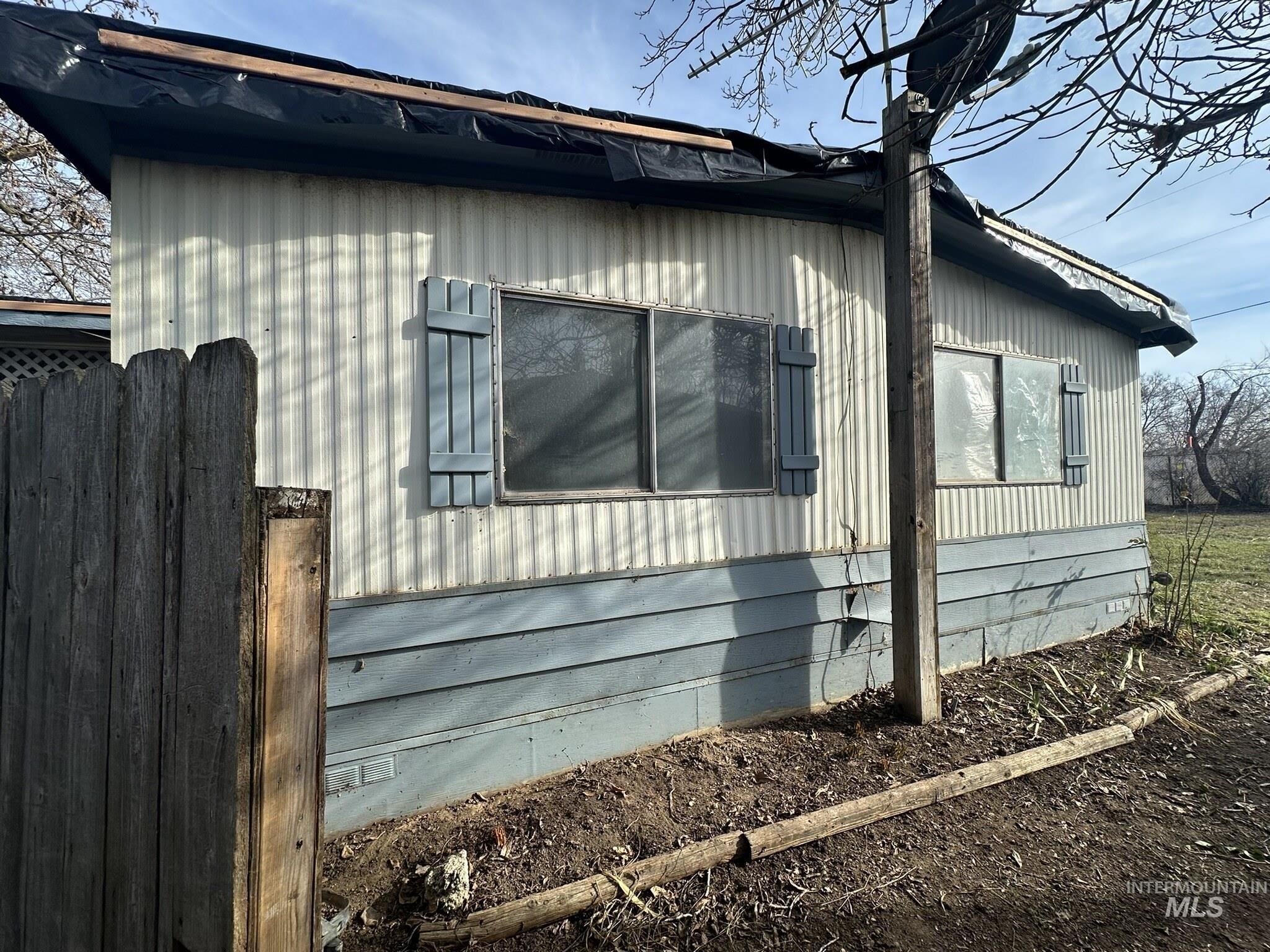 916 Victoria, Fruitland, Idaho 83619, 3 Bedrooms, 2 Bathrooms, Residential For Sale, Price $110,000,MLS 98975615