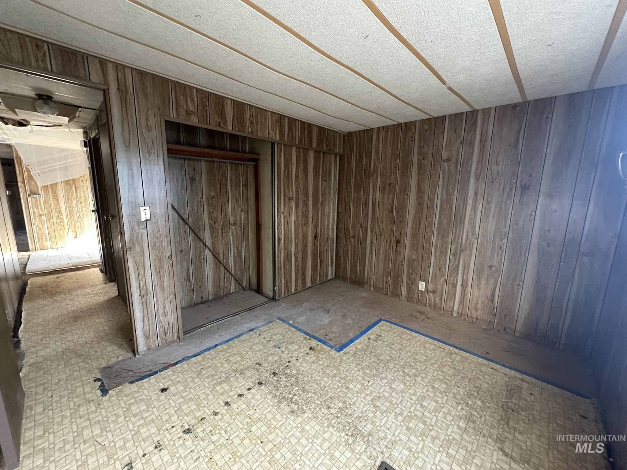 916 Victoria, Fruitland, Idaho 83619, 3 Bedrooms, 2 Bathrooms, Residential For Sale, Price $110,000,MLS 98975615