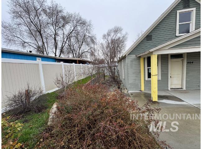 404 12th Ave N, Nampa, Idaho 83687, 3 Bedrooms, 1.5 Bathrooms, Residential For Sale, Price $275,000, 98975617