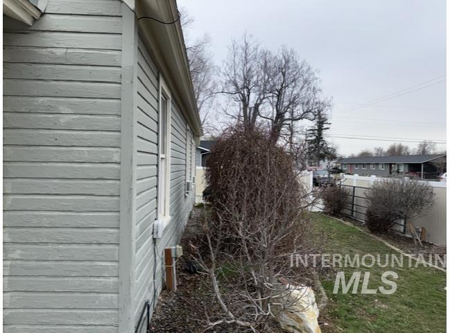 404 12th Ave N, Nampa, Idaho 83687, 3 Bedrooms, 1.5 Bathrooms, Residential For Sale, Price $275,000, 98975617