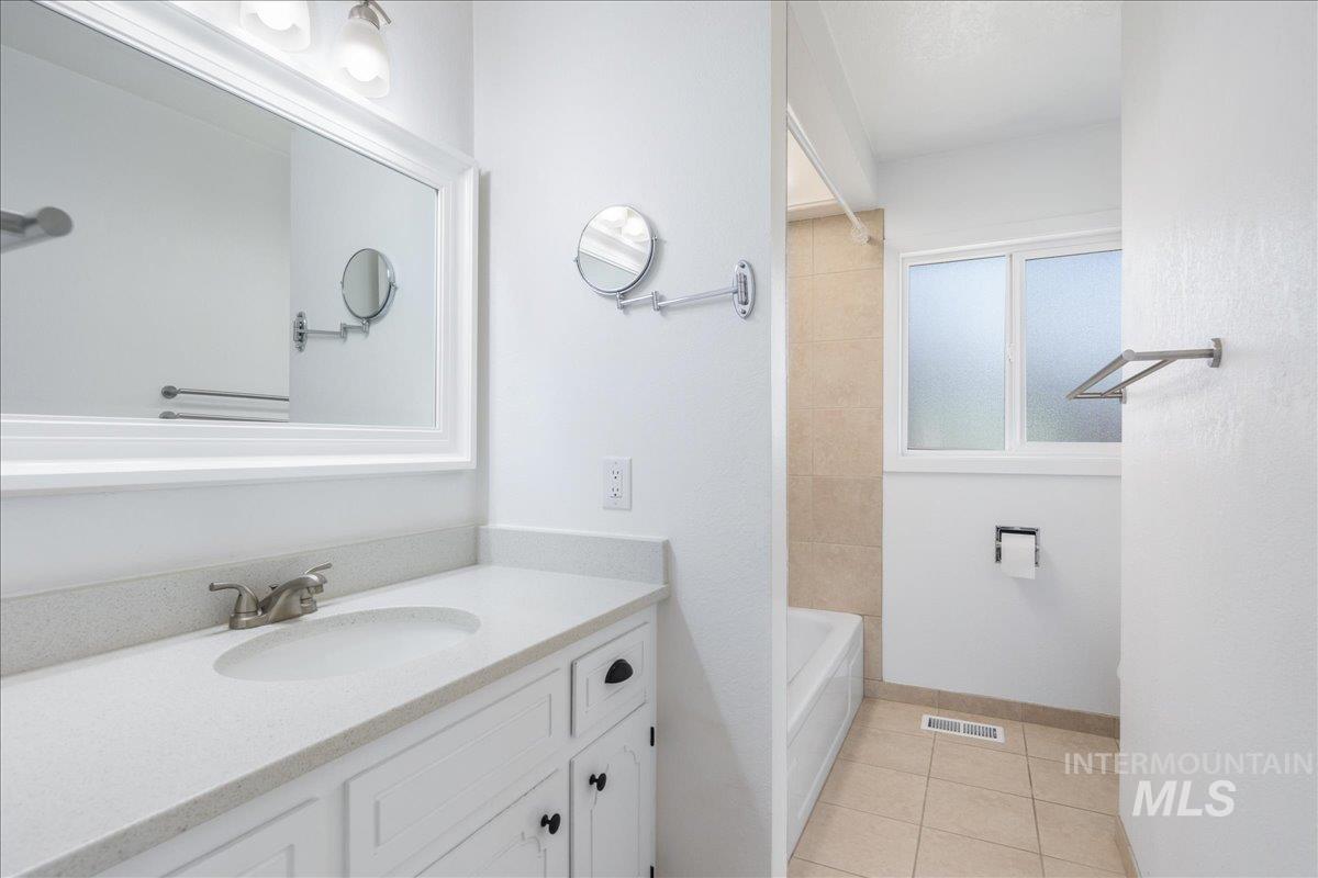 10887 W Musket St., Boise, Idaho 83713, 3 Bedrooms, 2 Bathrooms, Residential For Sale, Price $445,000,MLS 98975619