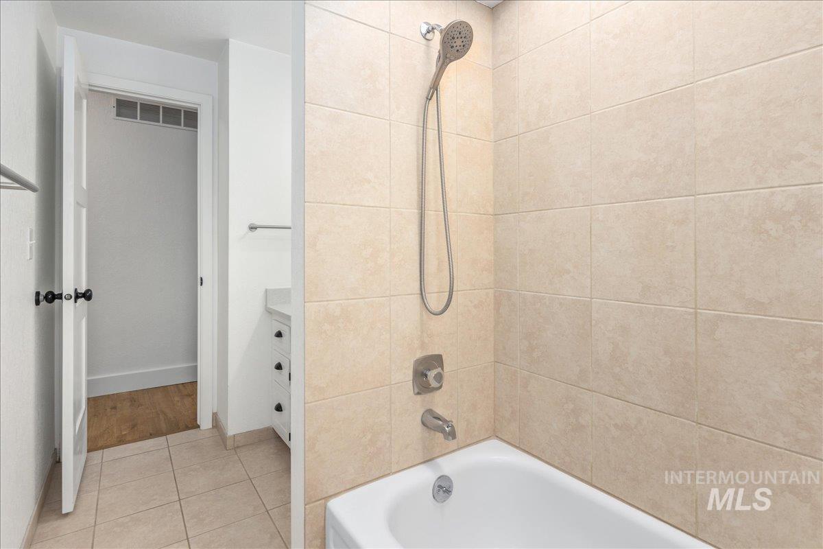 10887 W Musket St., Boise, Idaho 83713, 3 Bedrooms, 2 Bathrooms, Residential For Sale, Price $445,000,MLS 98975619