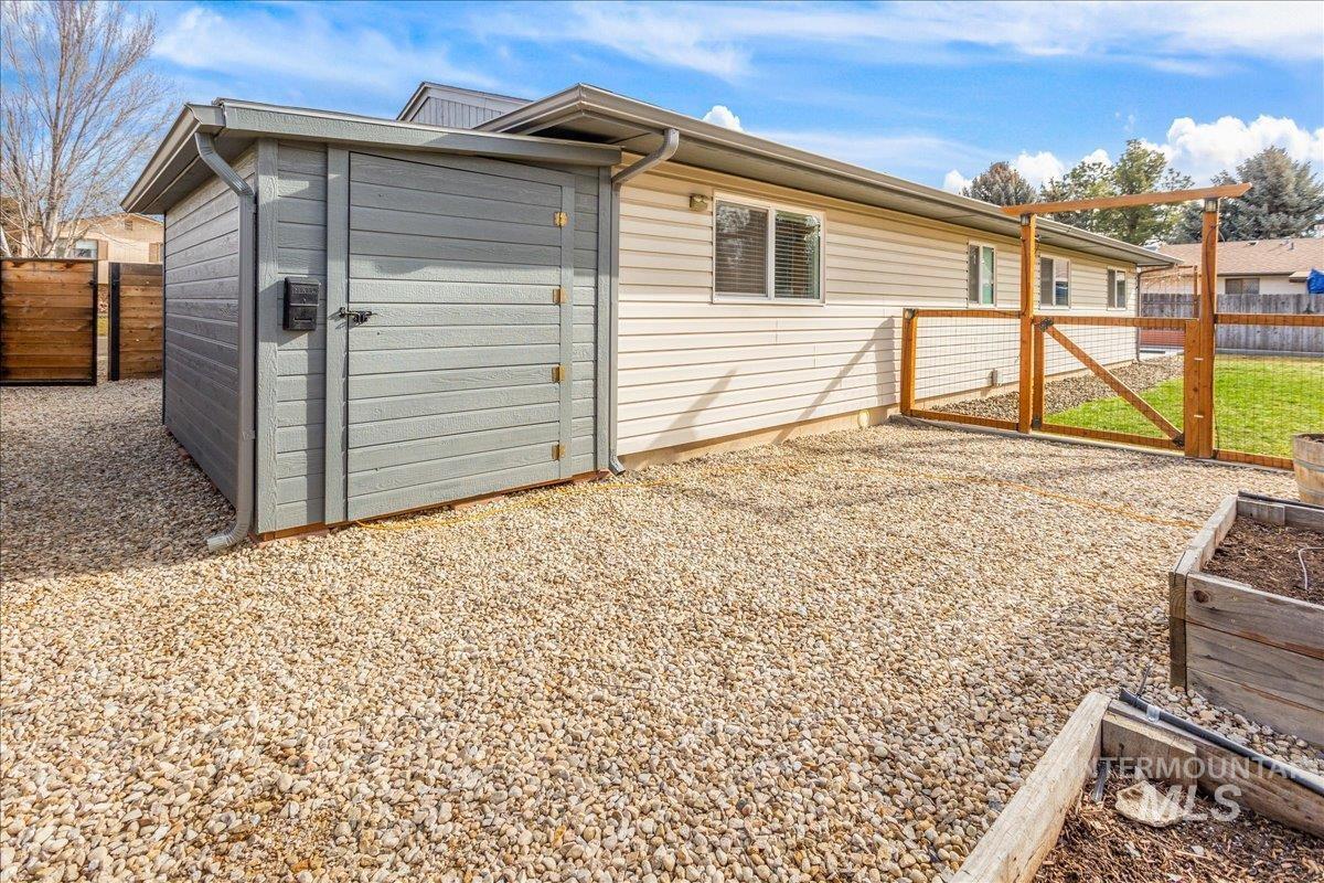 10887 W Musket St., Boise, Idaho 83713, 3 Bedrooms, 2 Bathrooms, Residential For Sale, Price $445,000,MLS 98975619