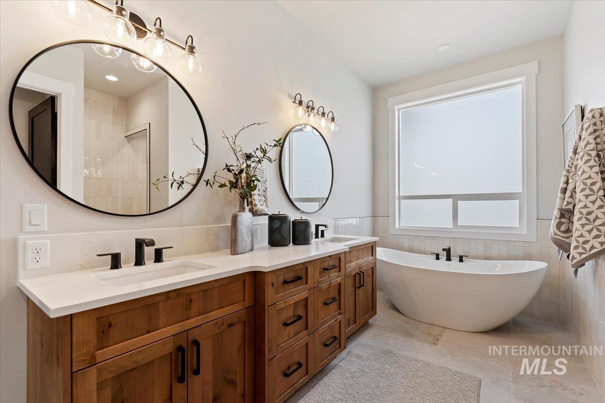 7573 Riverfront Dr, Marsing, Idaho 83639, 5 Bedrooms, 5 Bathrooms, Residential For Sale, Price $1,399,900,MLS 98975621