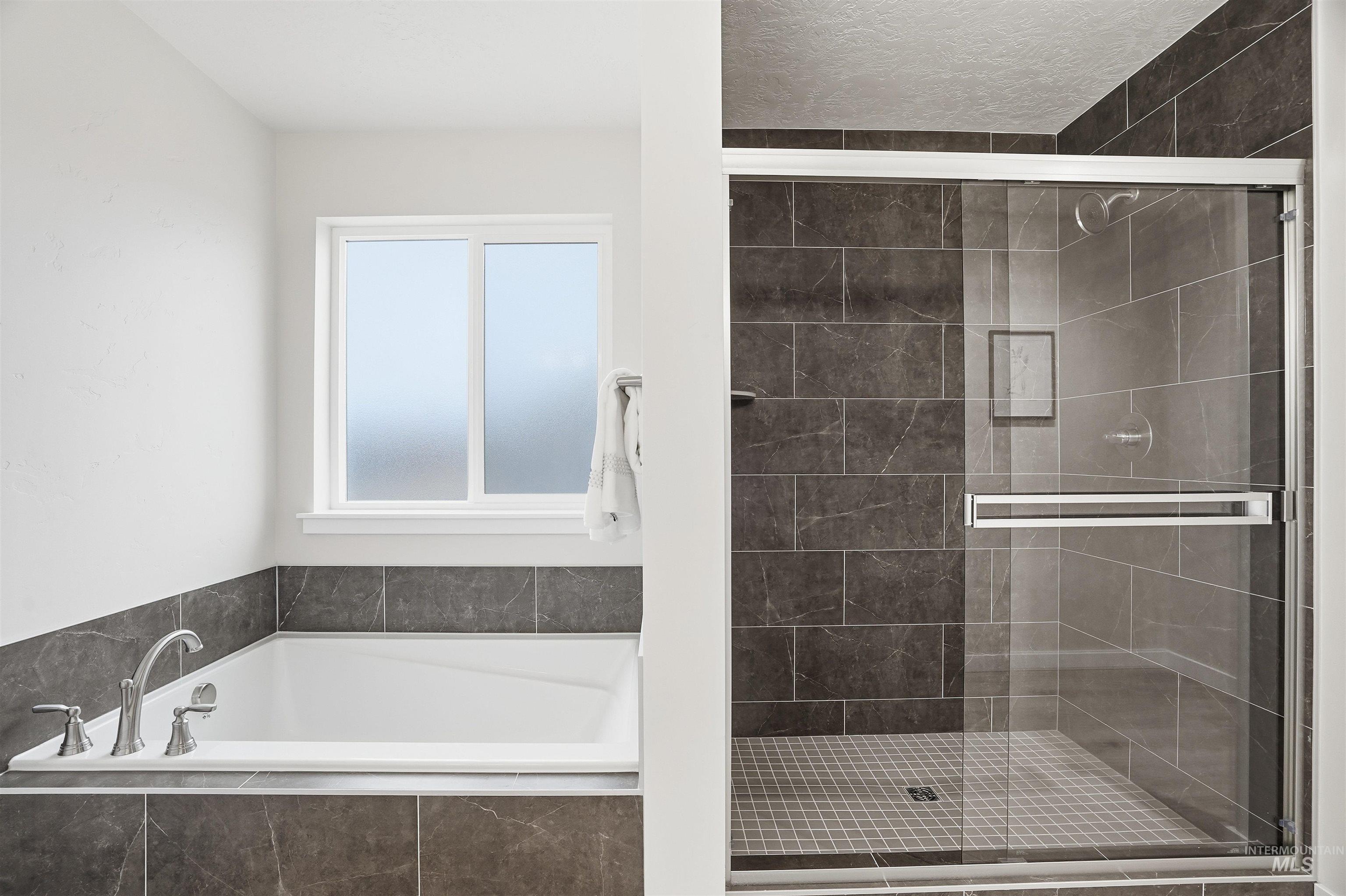 10784 Armuth St, Caldwell, Idaho 83605, 4 Bedrooms, 2.5 Bathrooms, Residential For Sale, Price $489,990,MLS 98975623