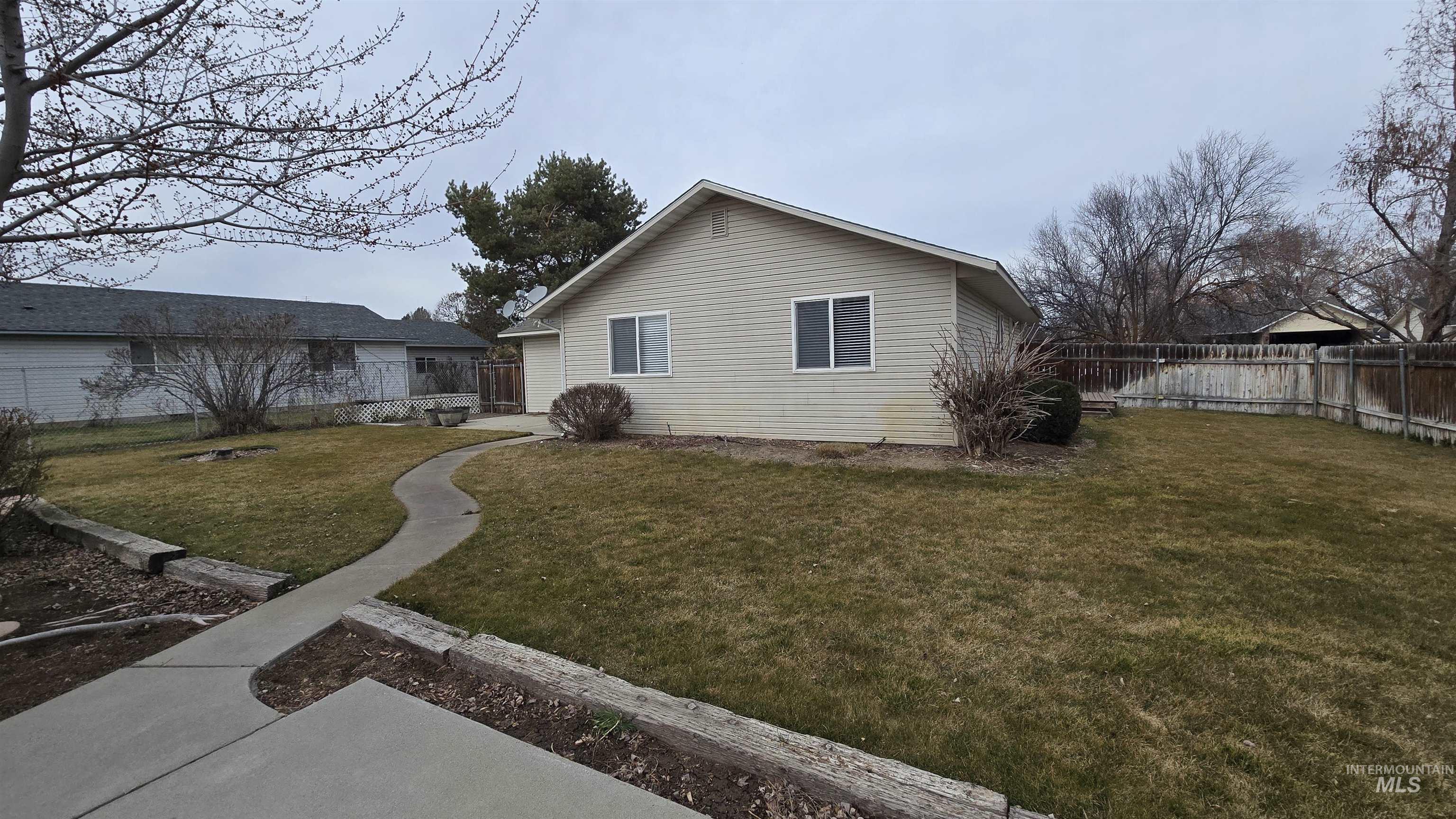 50 10th Ave. N, Payette, Idaho 83661, 3 Bedrooms, 2 Bathrooms, Residential For Sale, Price $325,000,MLS 98975624