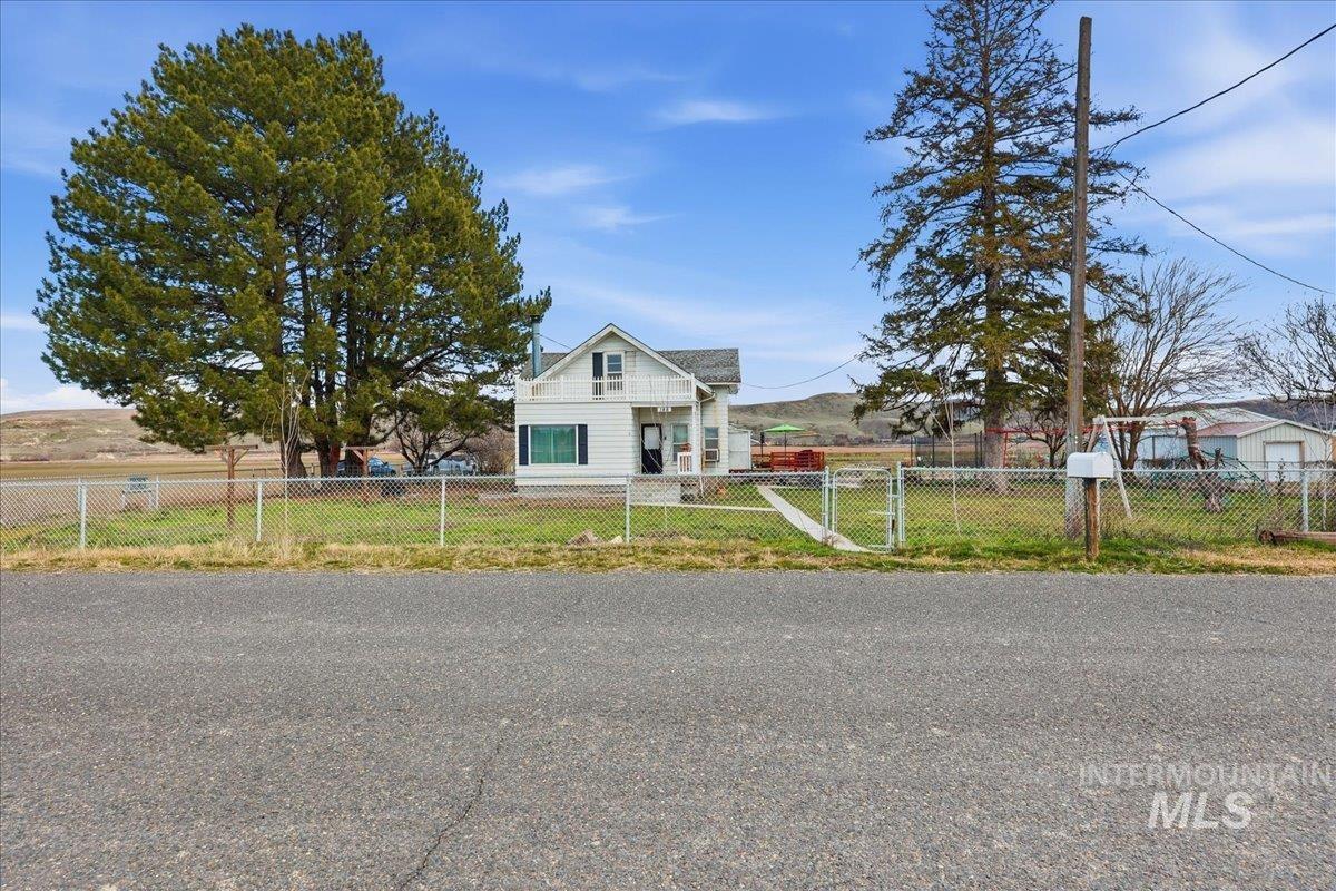 148 Glascock, Weiser, Idaho 83672, 4 Bedrooms, 2 Bathrooms, Residential For Sale, Price $419,000,MLS 98975625