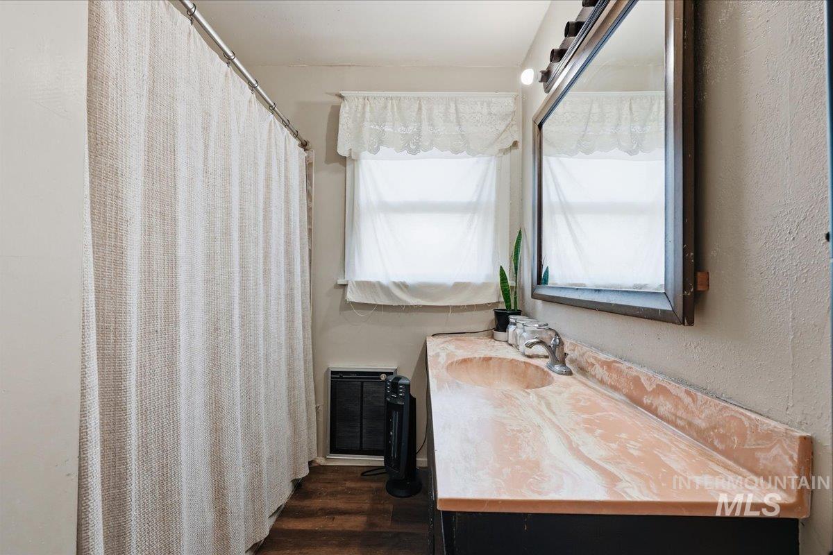 148 Glascock, Weiser, Idaho 83672, 4 Bedrooms, 2 Bathrooms, Residential For Sale, Price $419,000,MLS 98975625