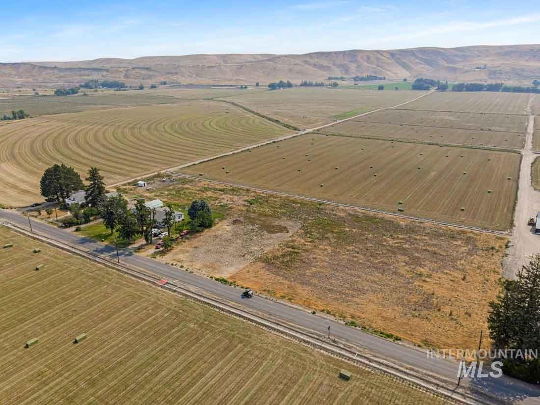 148 Glascock, Weiser, Idaho 83672, 4 Bedrooms, 2 Bathrooms, Residential For Sale, Price $419,000,MLS 98975625