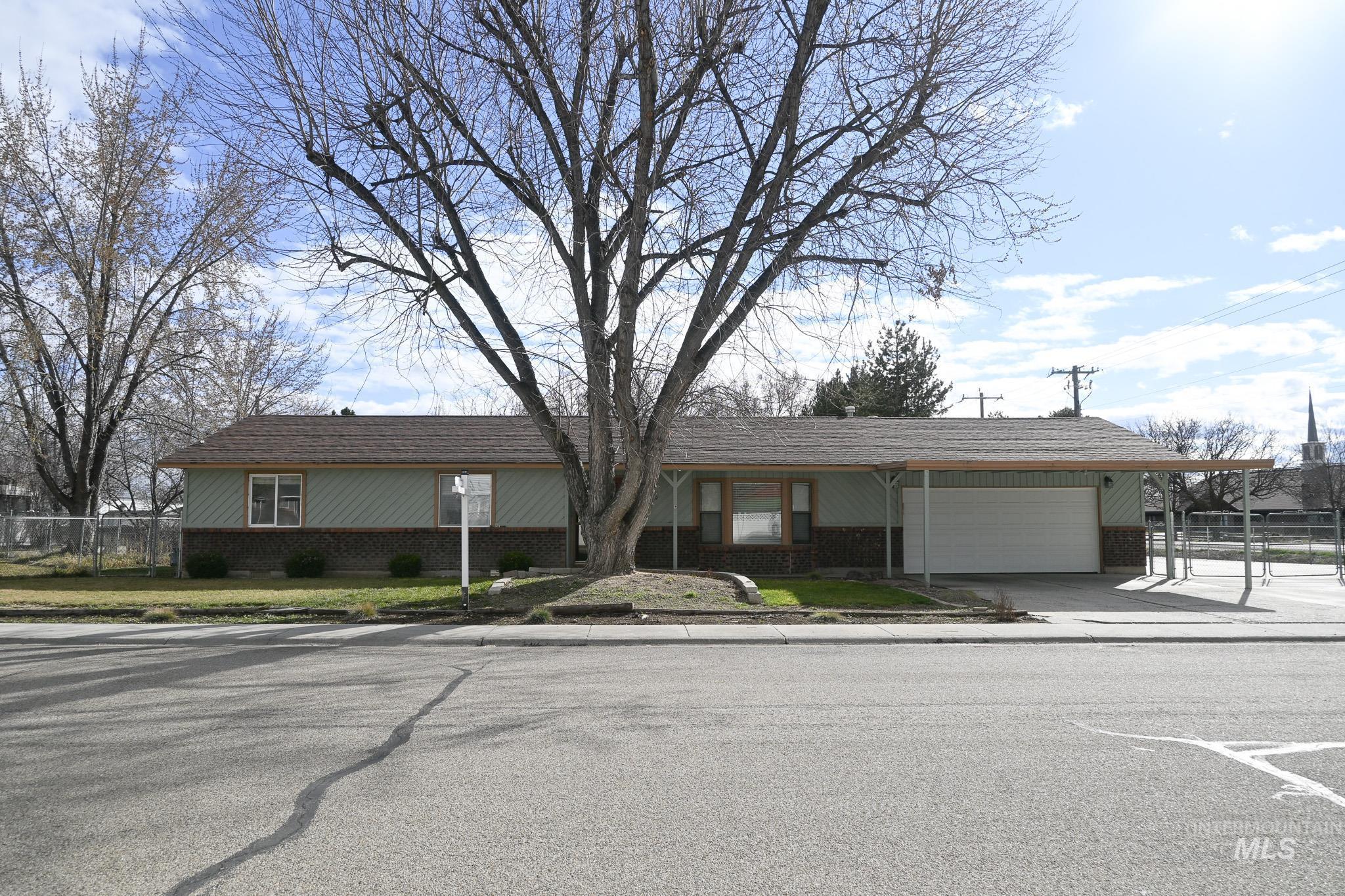 8969 W Kiowa Dr, Boise, Idaho 83709, 3 Bedrooms, 2 Bathrooms, Residential For Sale, Price $450,000,MLS 98975631