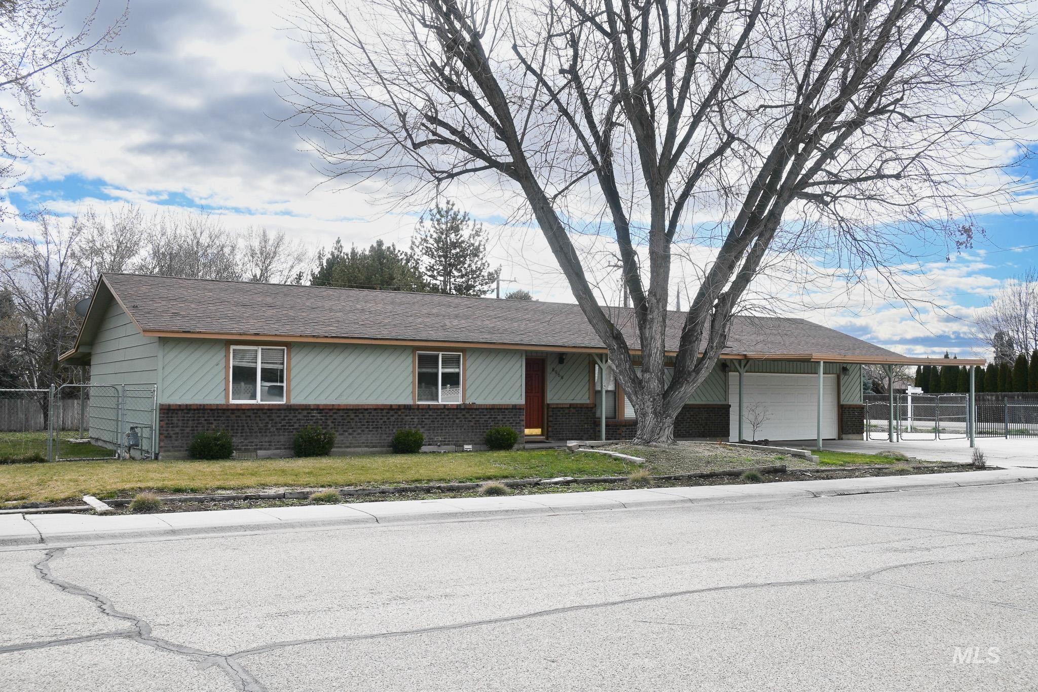 8969 W Kiowa Dr, Boise, Idaho 83709, 3 Bedrooms, 2 Bathrooms, Residential For Sale, Price $450,000,MLS 98975631