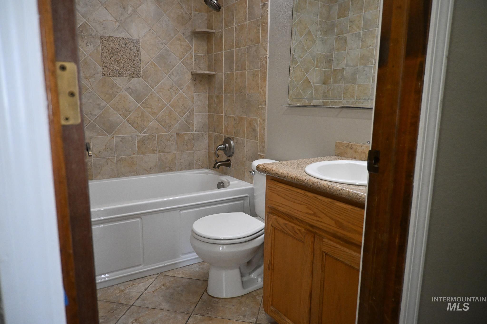 8969 W Kiowa Dr, Boise, Idaho 83709, 3 Bedrooms, 2 Bathrooms, Residential For Sale, Price $450,000,MLS 98975631