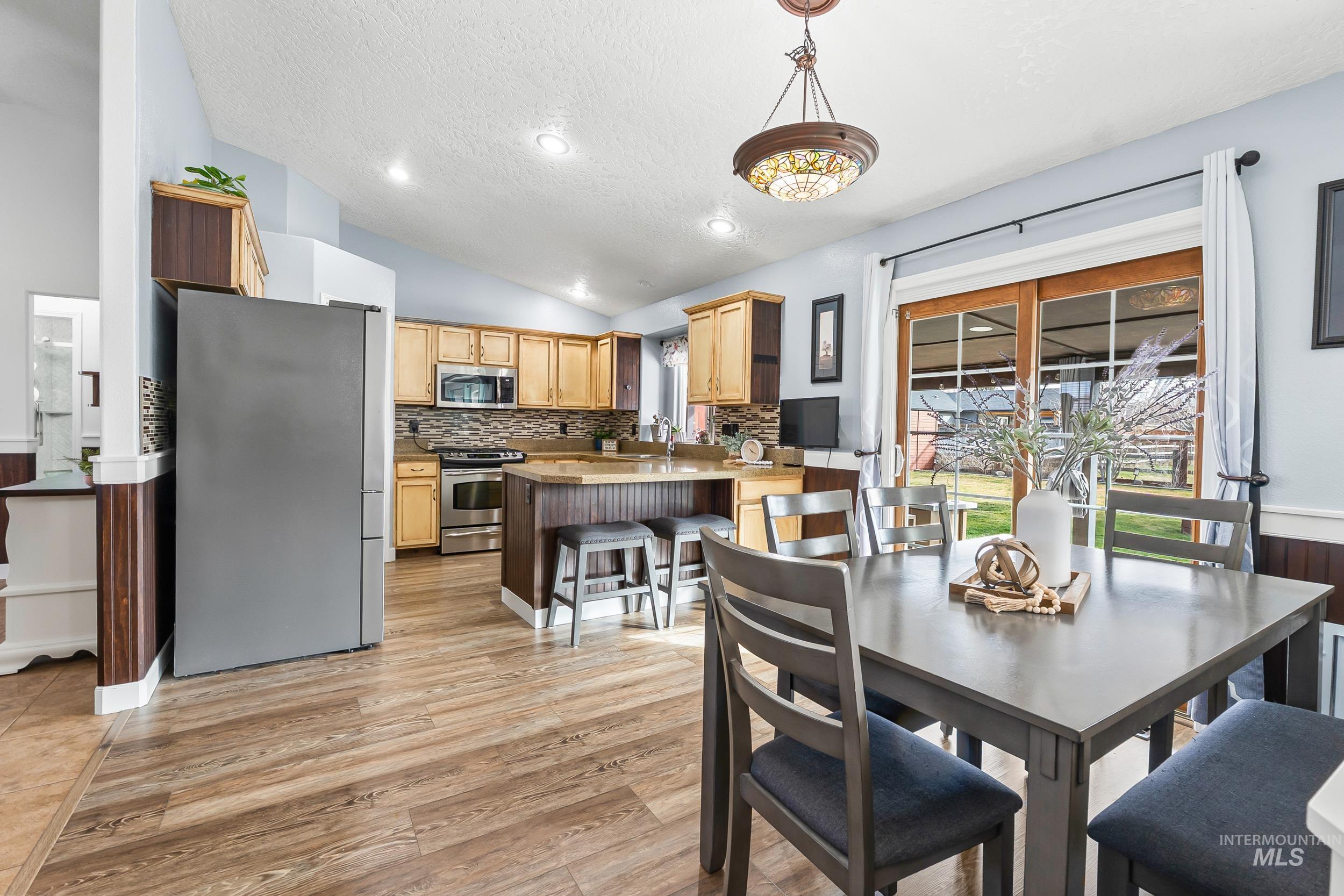 528 N Elizabeth, Star, Idaho 83669, 3 Bedrooms, 2 Bathrooms, Residential For Sale, Price $472,990,MLS 98975632