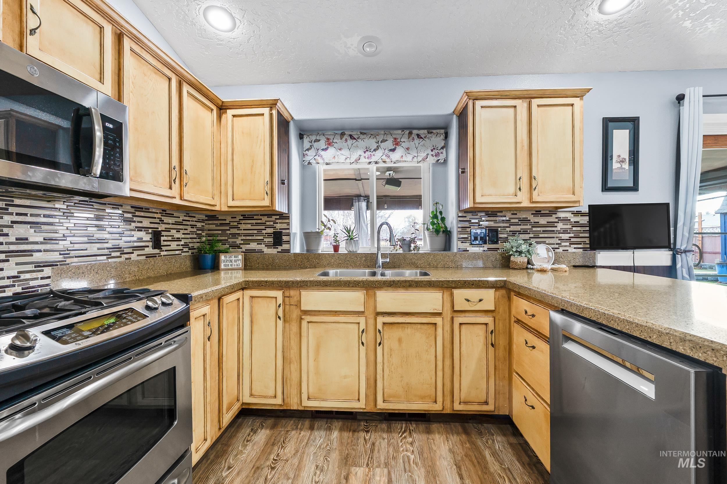 528 N Elizabeth, Star, Idaho 83669, 3 Bedrooms, 2 Bathrooms, Residential For Sale, Price $472,990,MLS 98975632