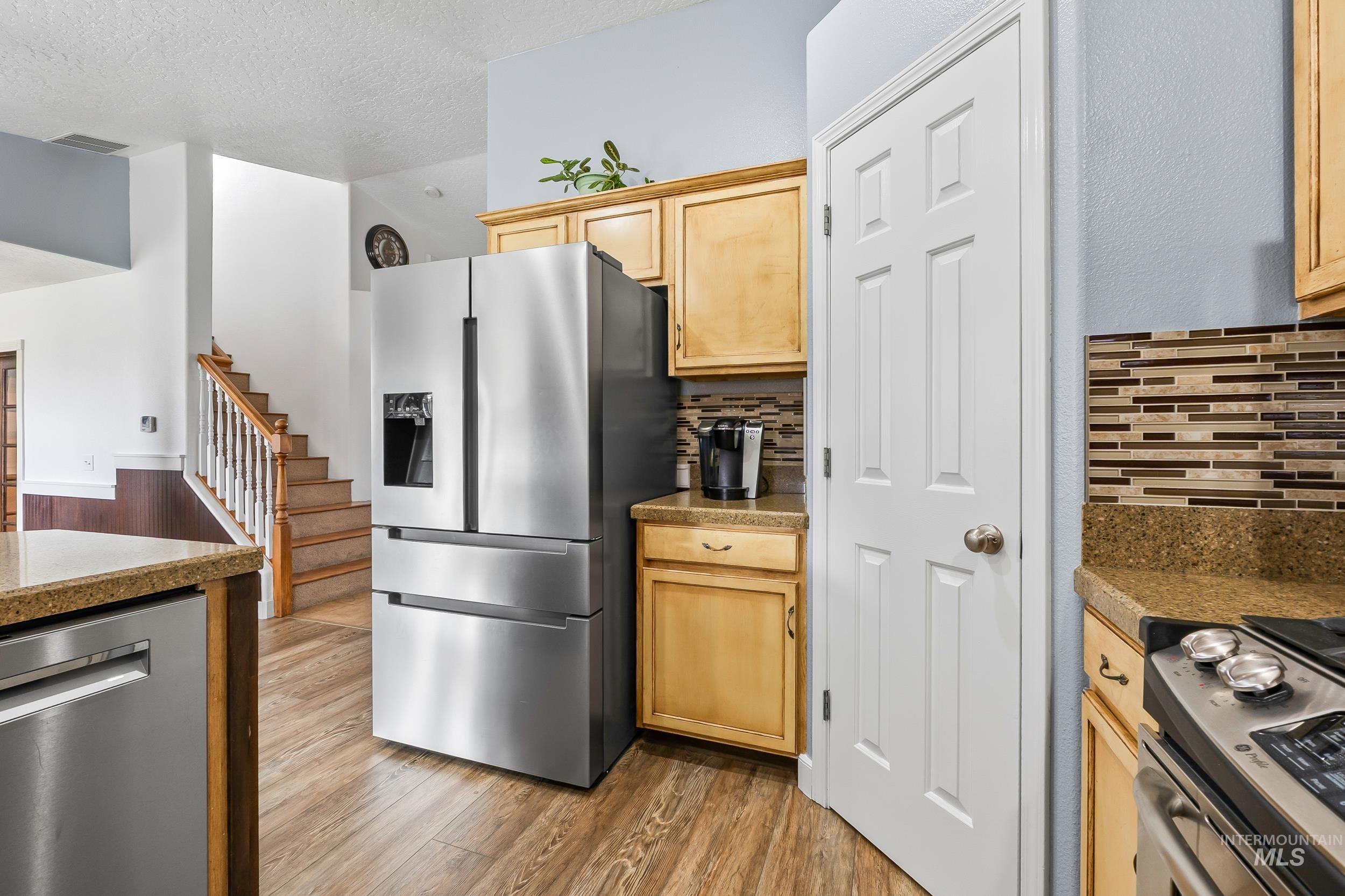 528 N Elizabeth, Star, Idaho 83669, 3 Bedrooms, 2 Bathrooms, Residential For Sale, Price $472,990,MLS 98975632