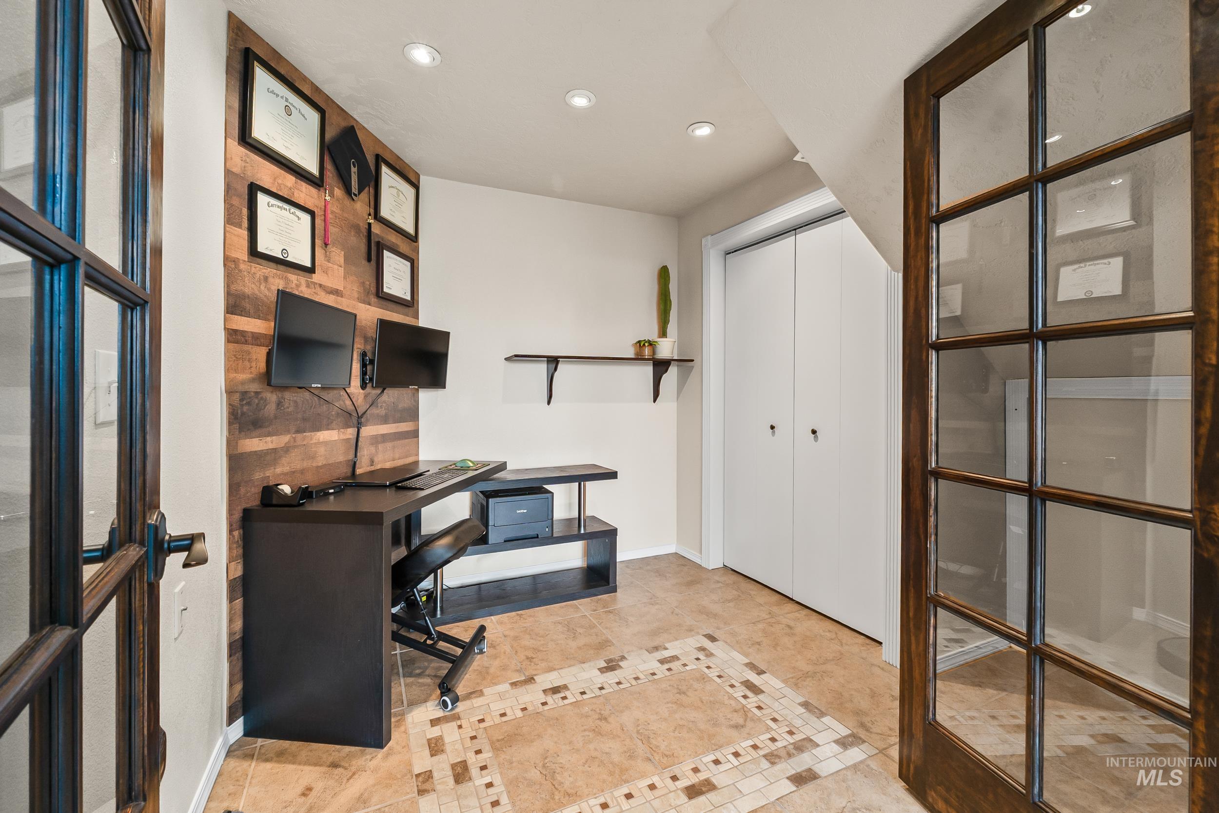 528 N Elizabeth, Star, Idaho 83669, 3 Bedrooms, 2 Bathrooms, Residential For Sale, Price $472,990,MLS 98975632